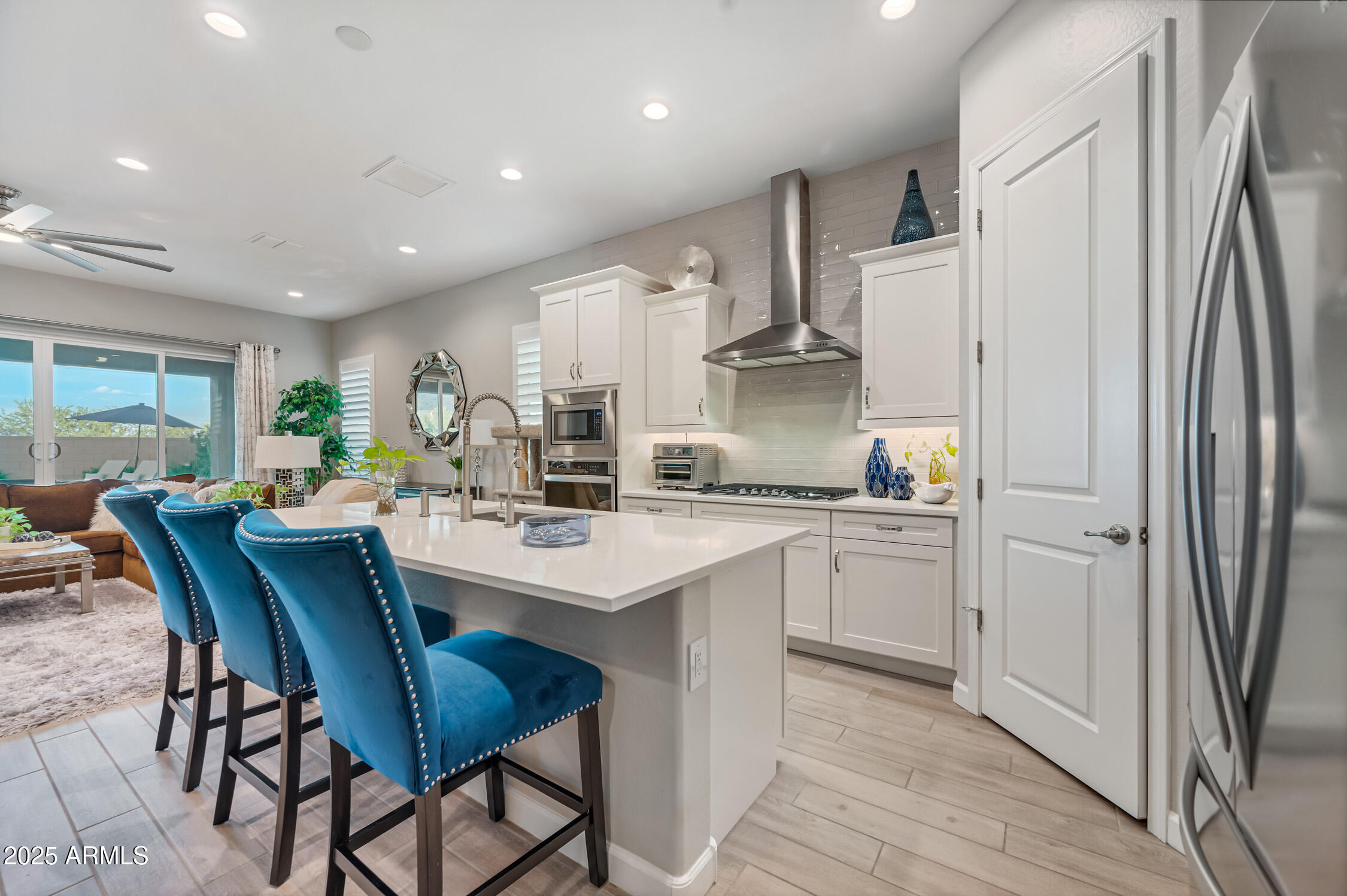 2324 E SAGUARO PARK Lane