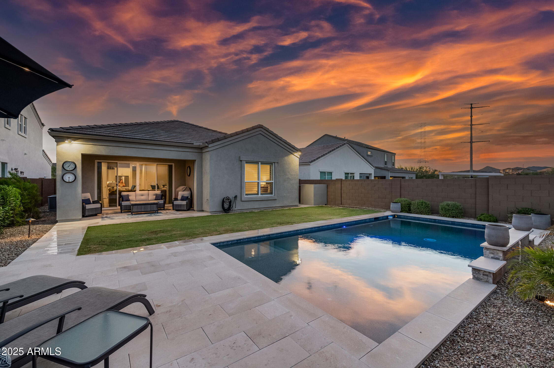 2324 E SAGUARO PARK Lane