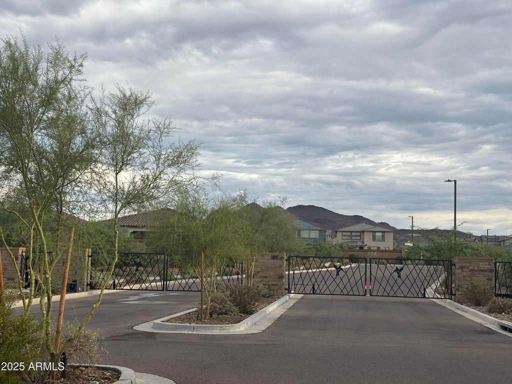Photo of 1929 W Burnside Trail, Phoenix, AZ 85085 (MLS # 7022626)