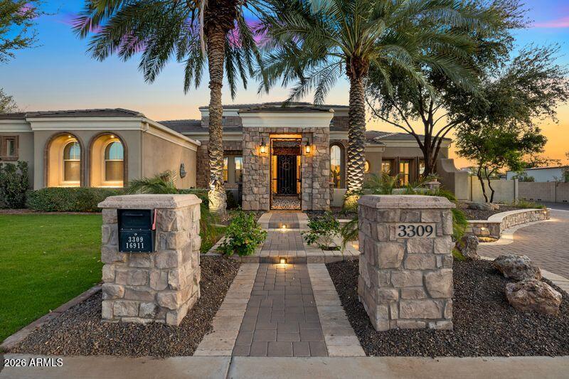 3309 E SUNNYDALE Drive