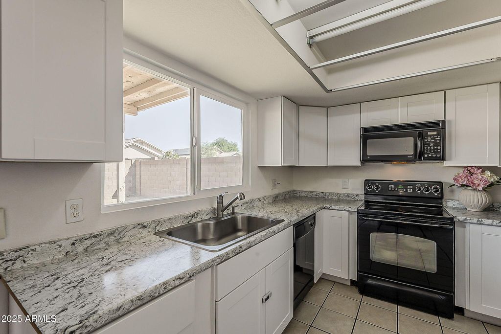 Photo of 6940 W Northview Avenue, Glendale, AZ 85303 (MLS # 6931023)