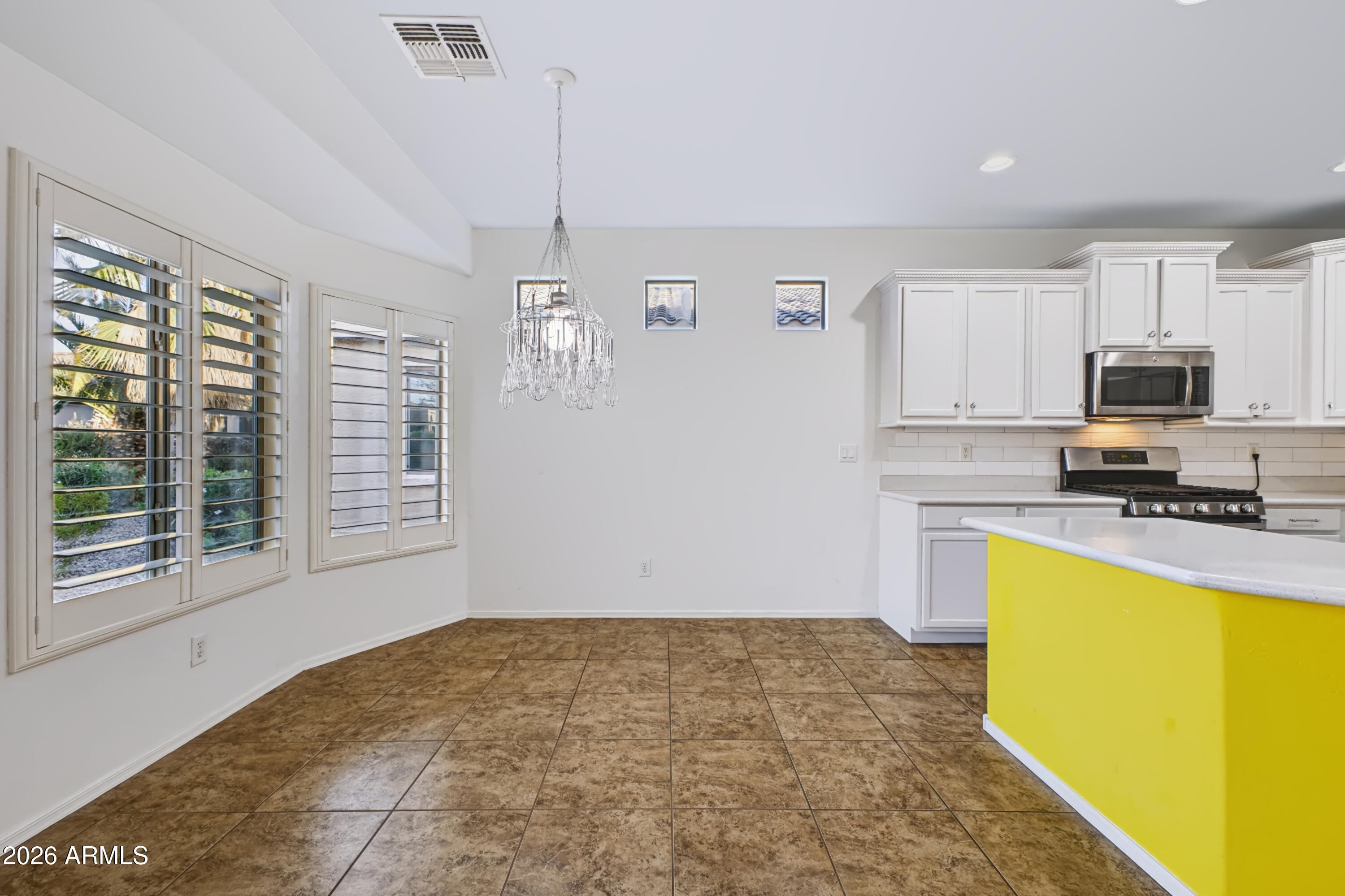 20183 N OXBOW Lane