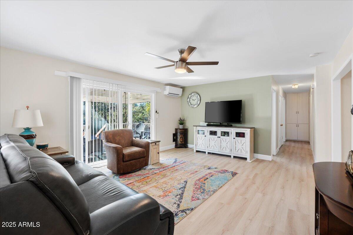 1670 N ARROWHEAD Drive