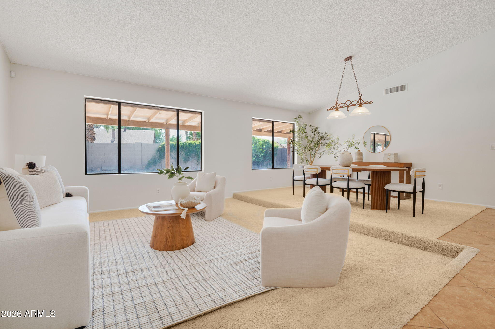 611 W STRAFORD Drive