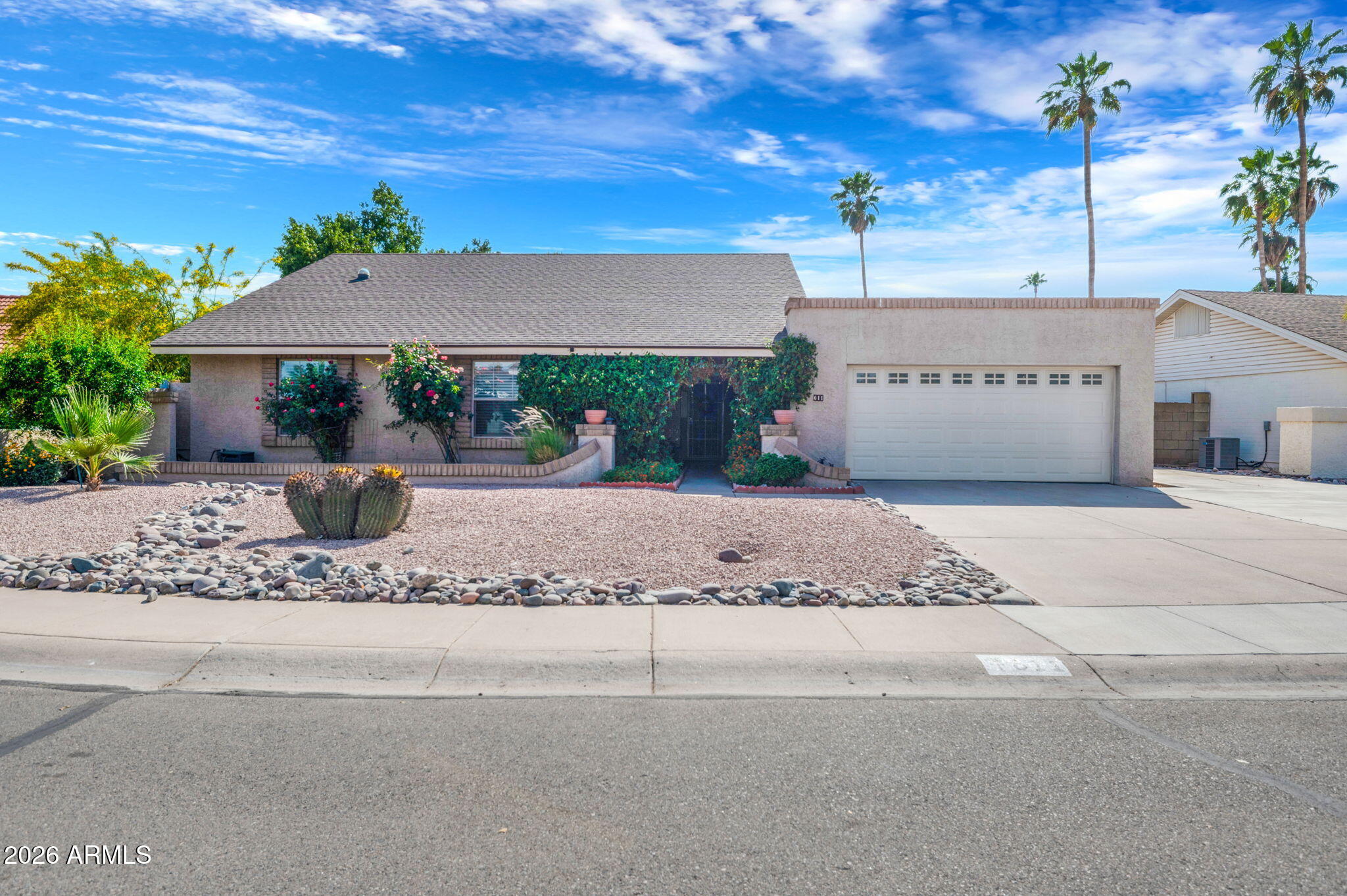 611 W STRAFORD Drive