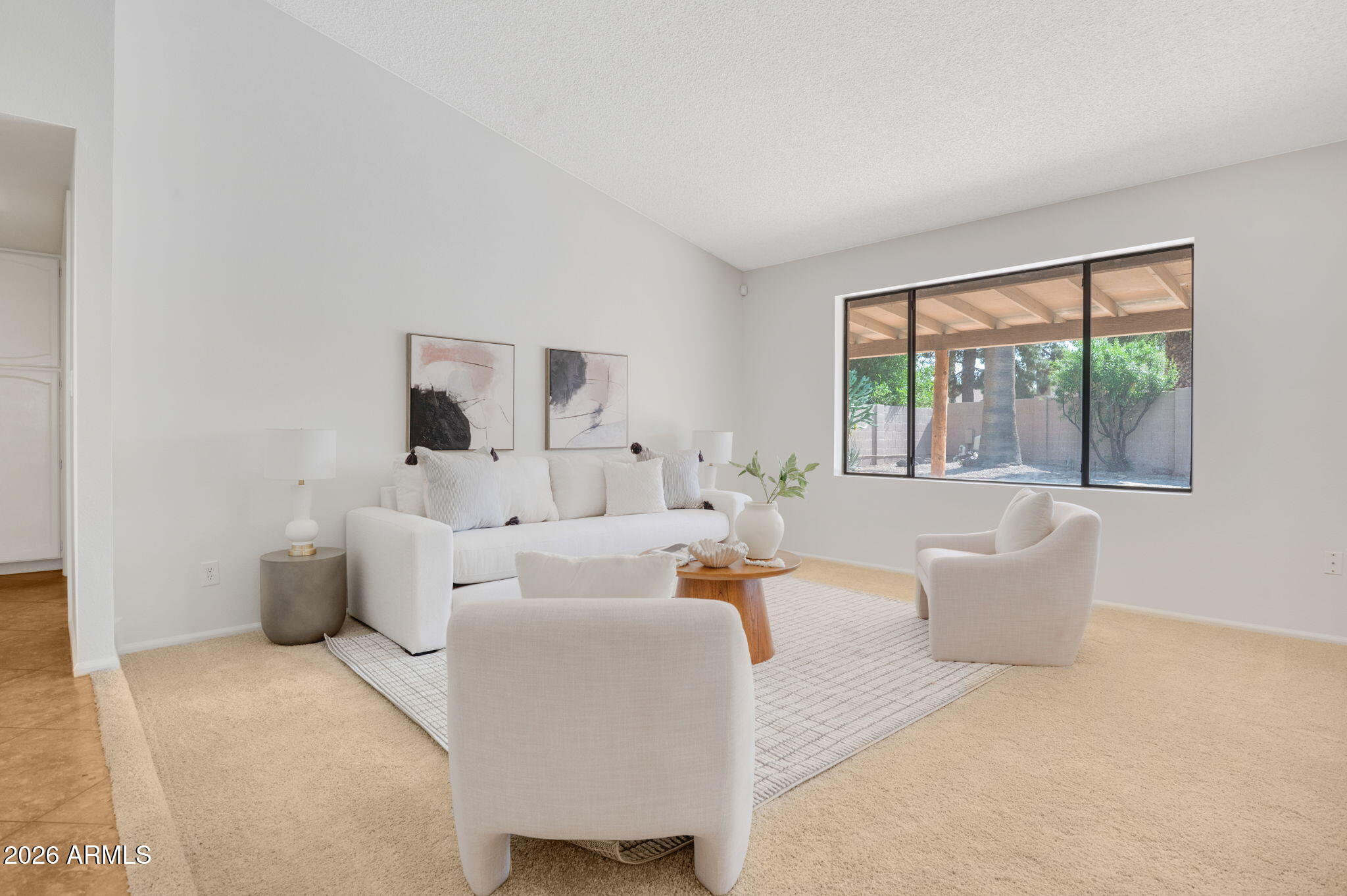 611 W STRAFORD Drive