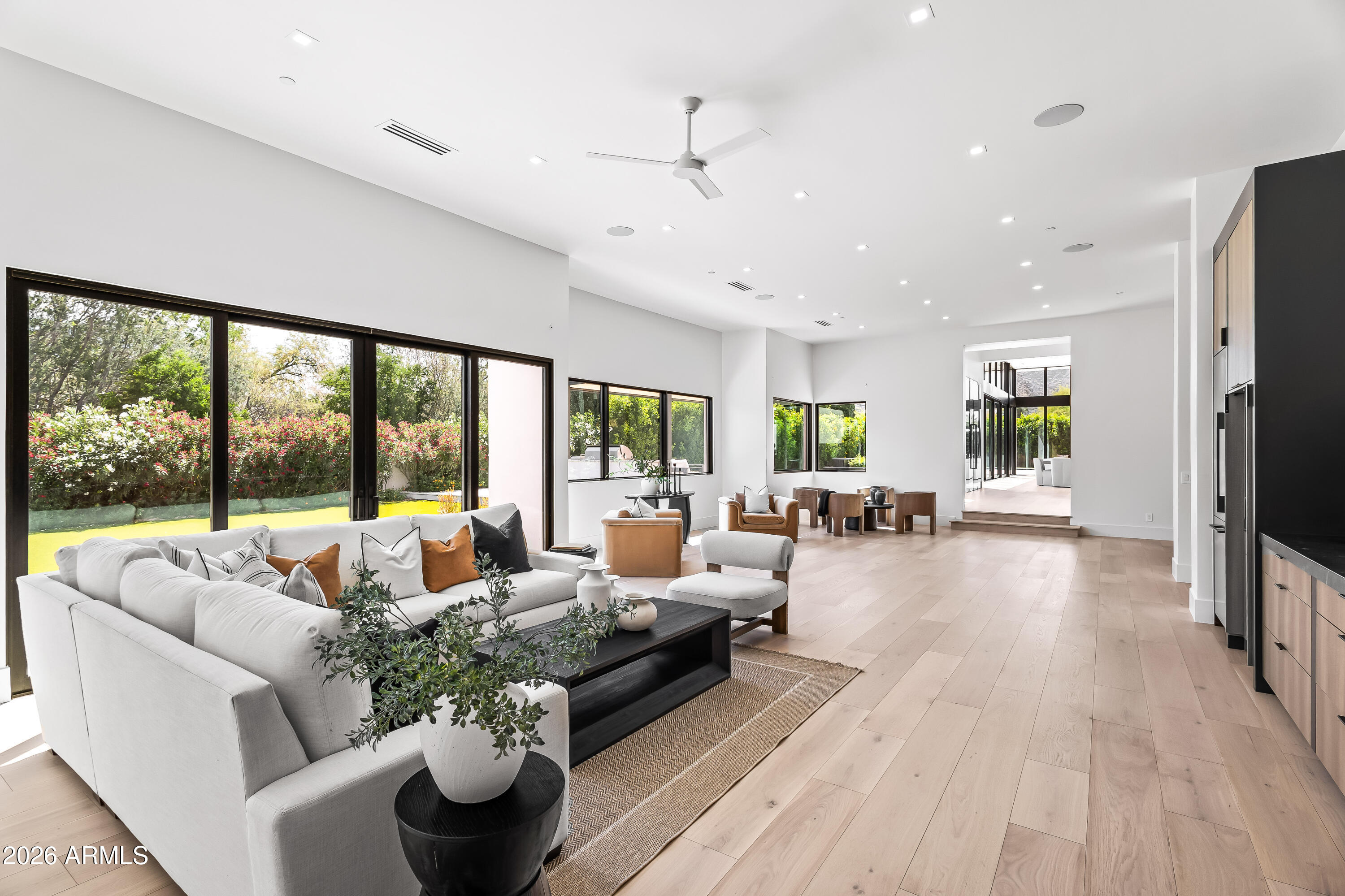 PARADISE VALLEY PUEBLOS AMD - Residential
