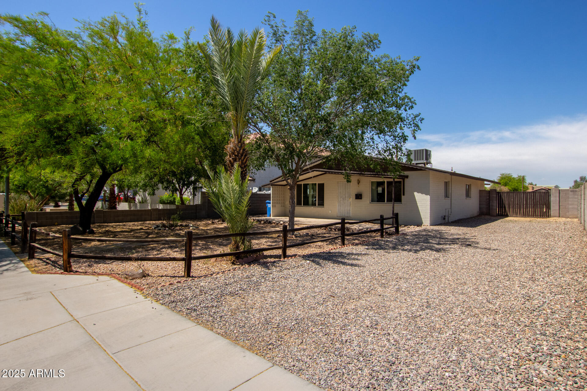 2936 E BECK Lane