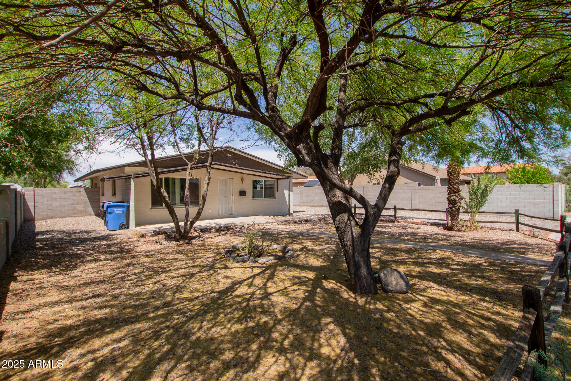 2936 E BECK Lane