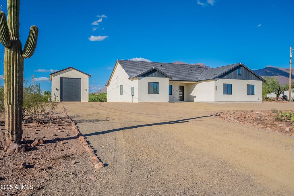 Photo of 6030 E Southern Avenue, Apache Junction, AZ 85119 (MLS # 6934420)