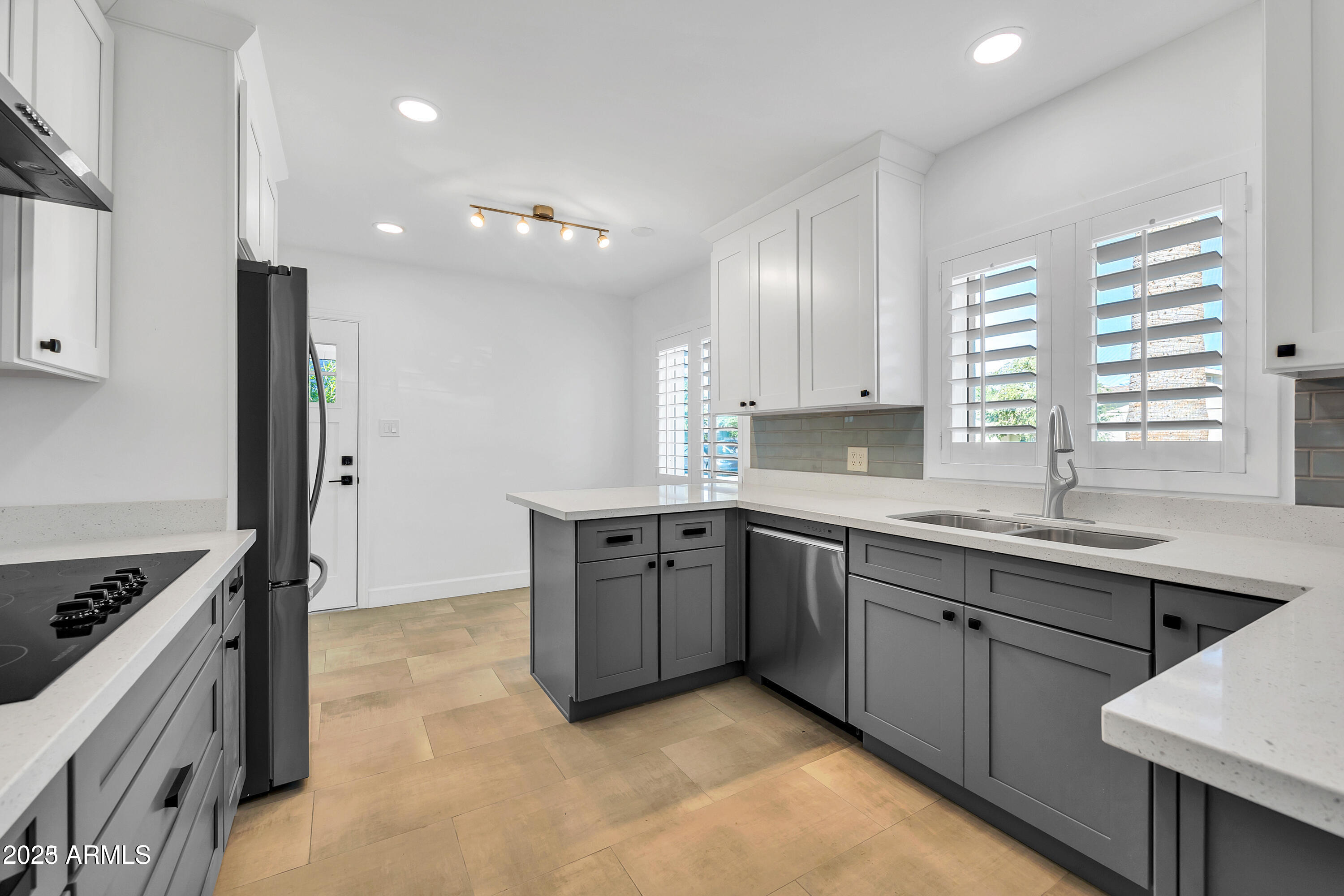 1107 E MARLETTE Avenue