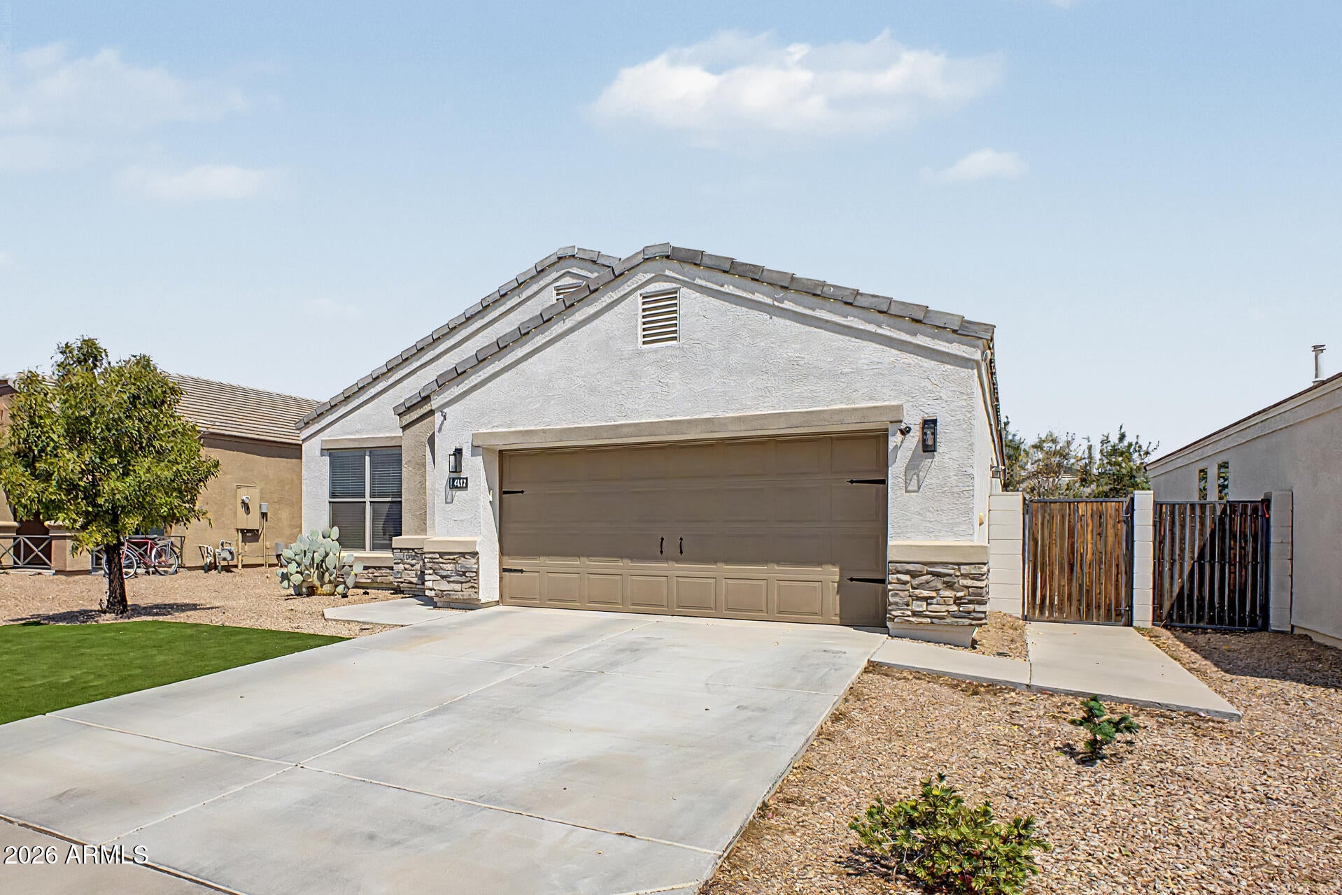 4012 W MAGGIE Drive