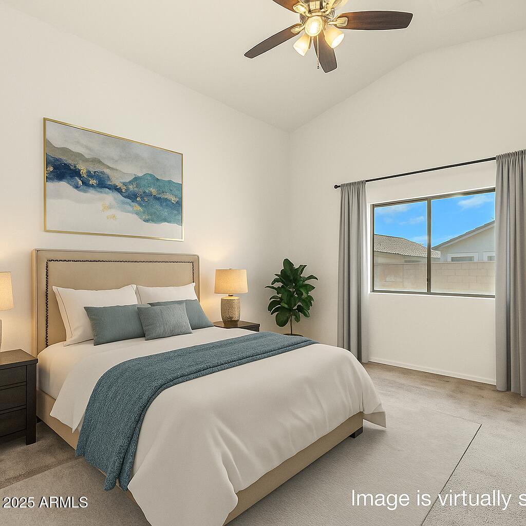 1733 E DESERT BREEZE Place