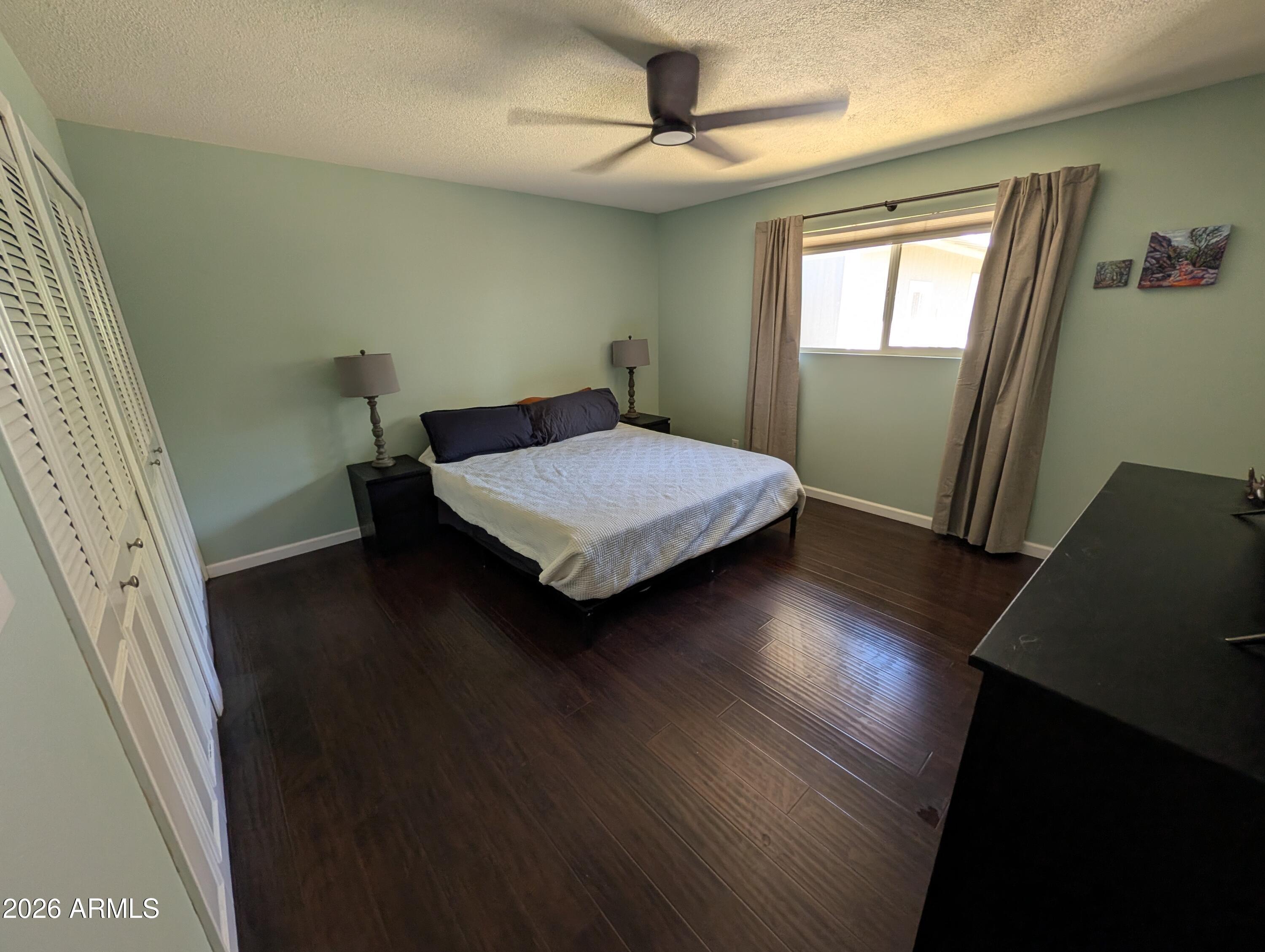1039 E LARKSPUR Lane