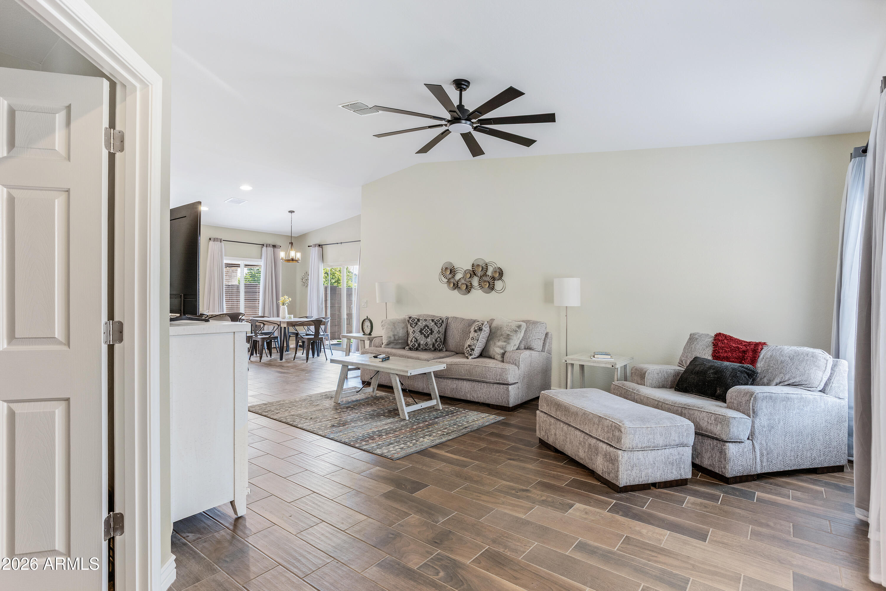 2735 E Hickory Street