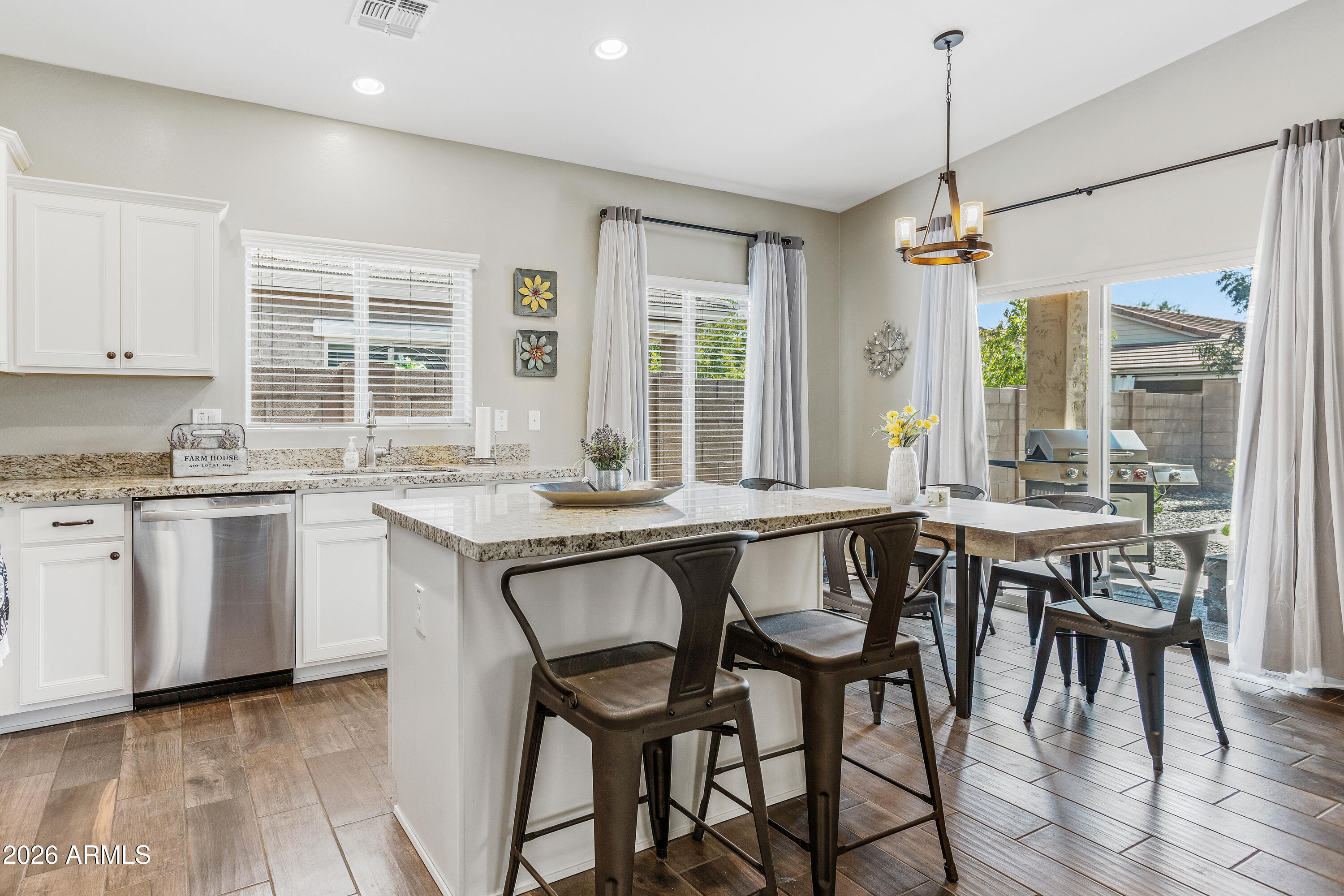 2735 E Hickory Street