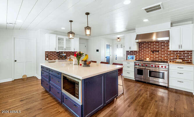 1021 W Encanto Boulevard