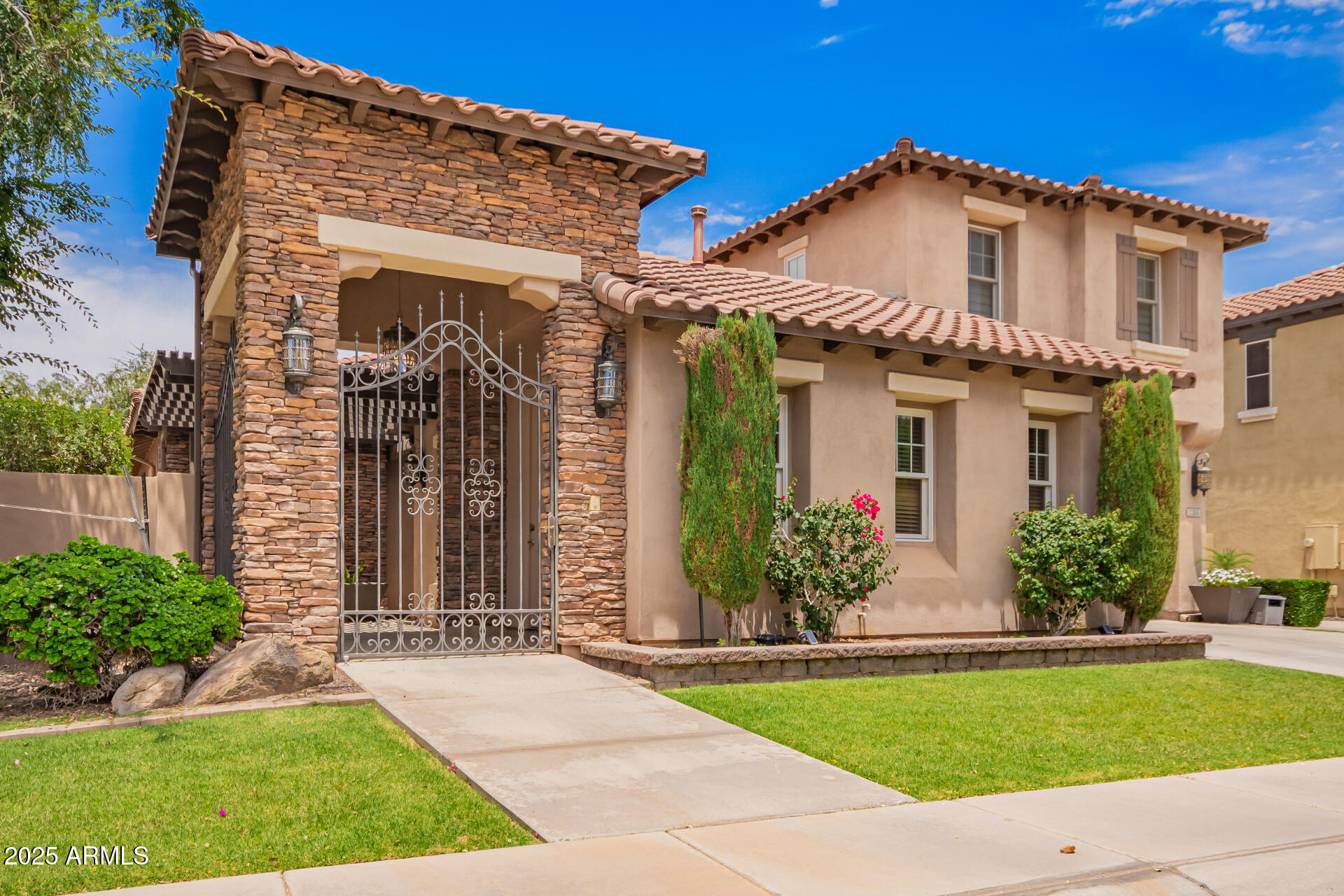 2308 E ASTER Drive