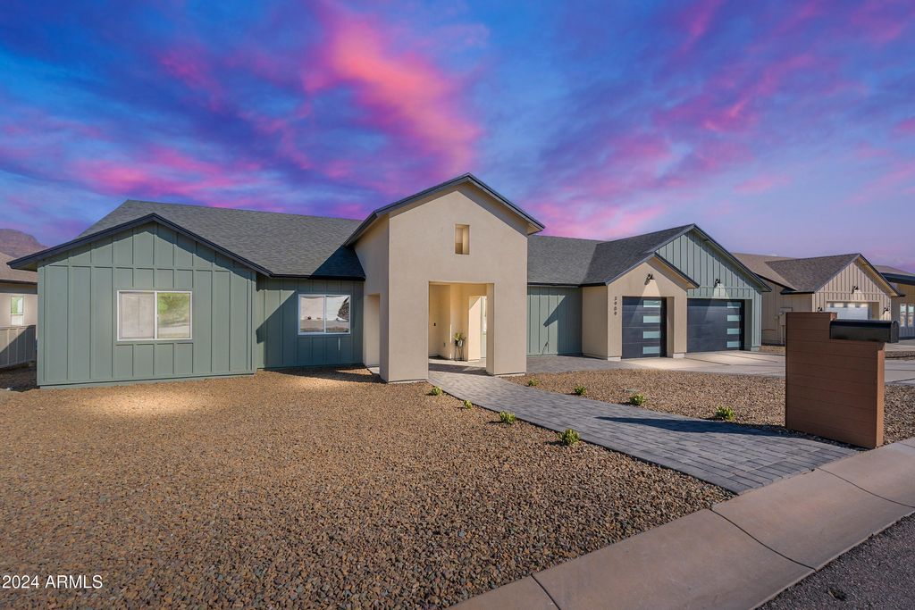 Photo of 3909 S Veronica Lane, Gold Canyon, AZ 85118 (MLS # 6938264)