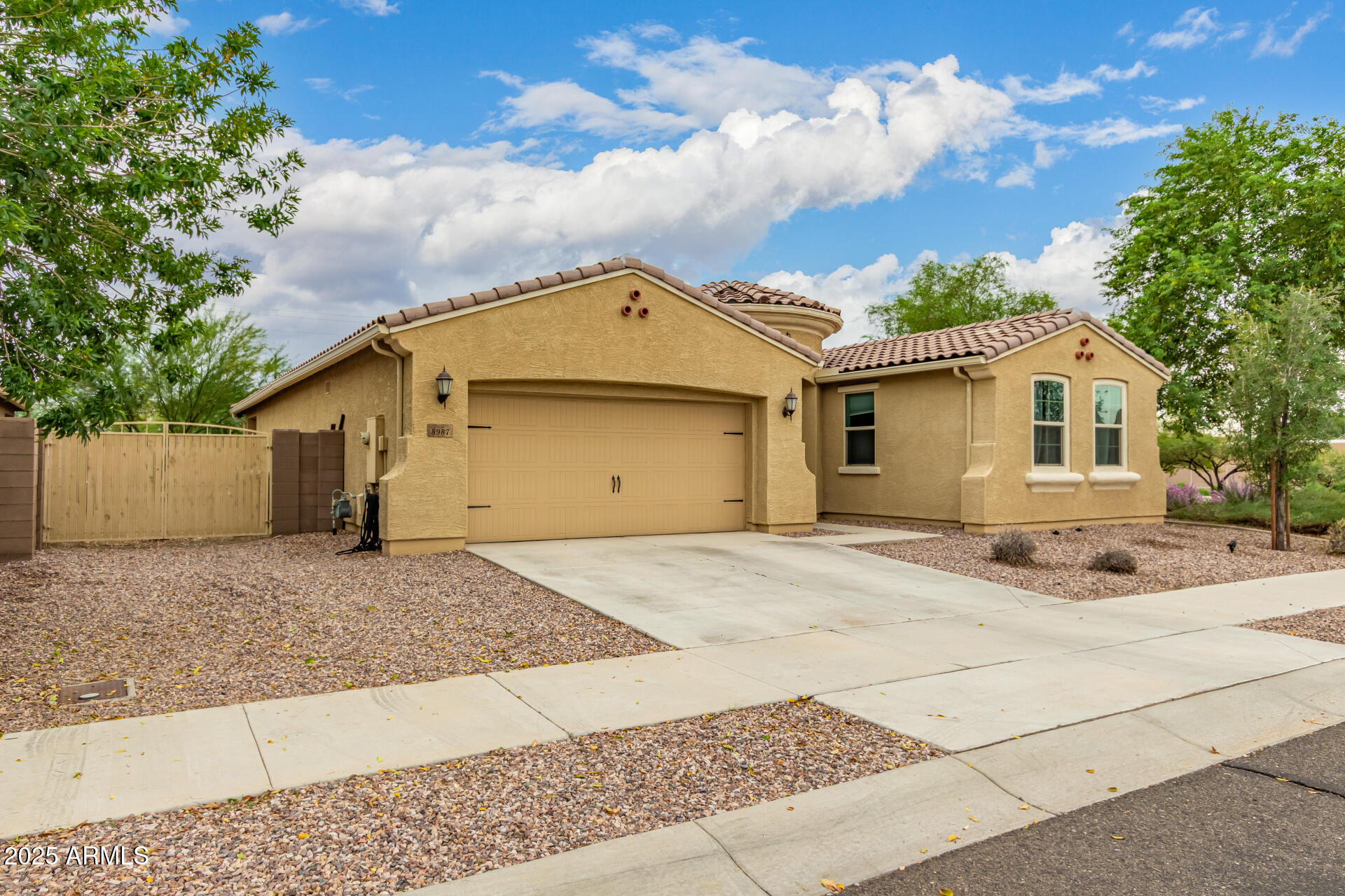 8987 W SELDON Lane