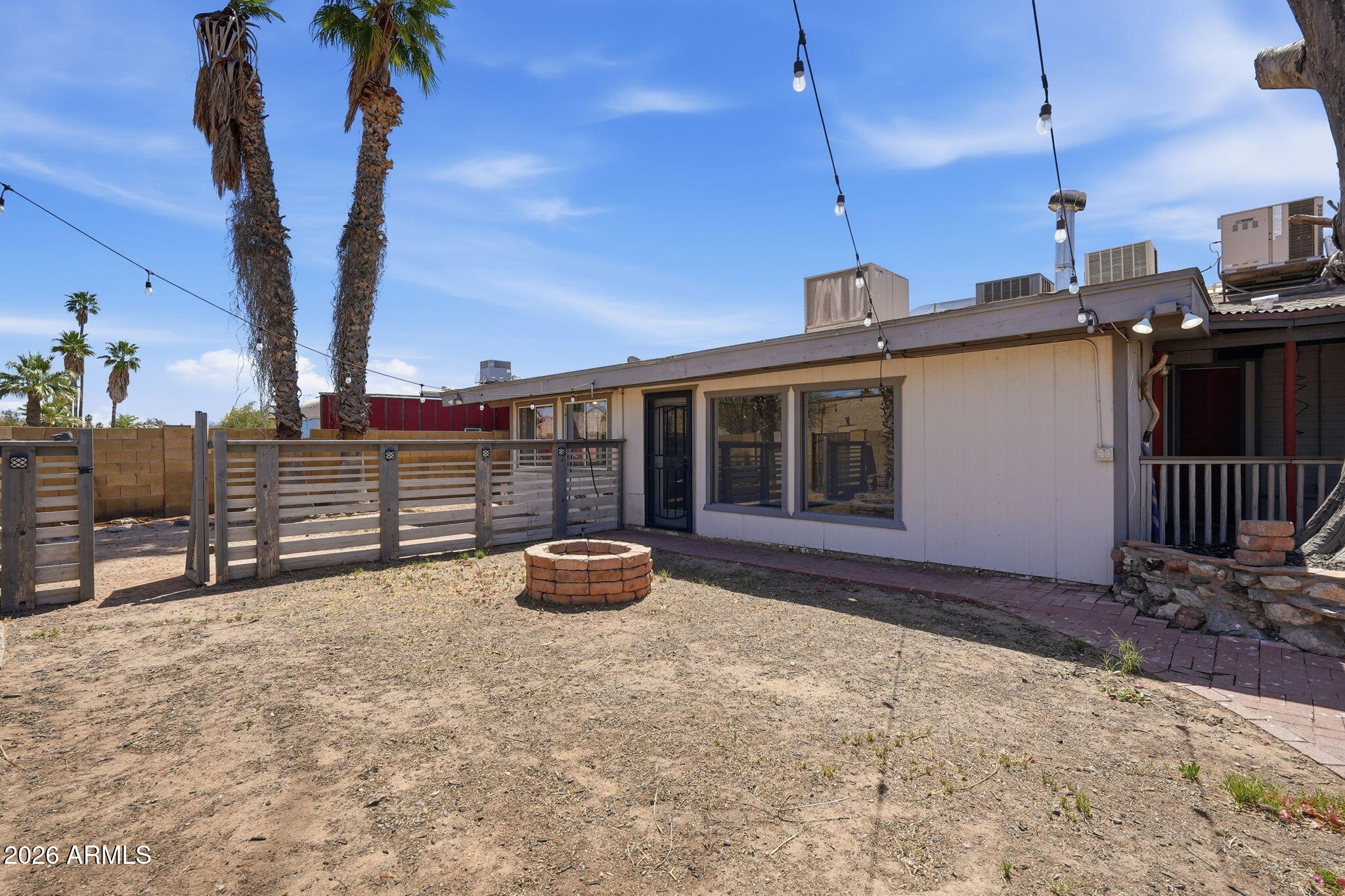 702 E SAGUARO Street