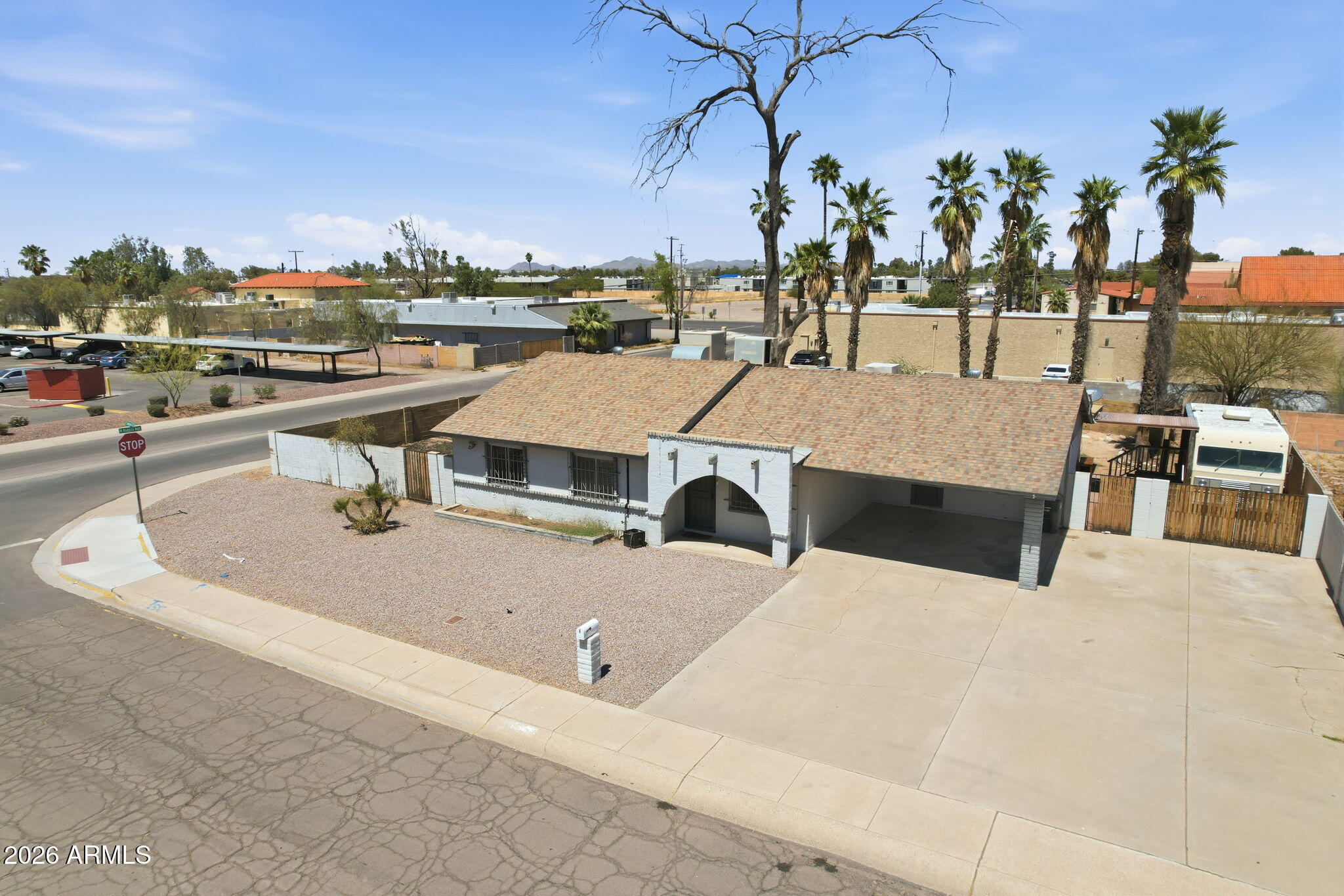 702 E SAGUARO Street