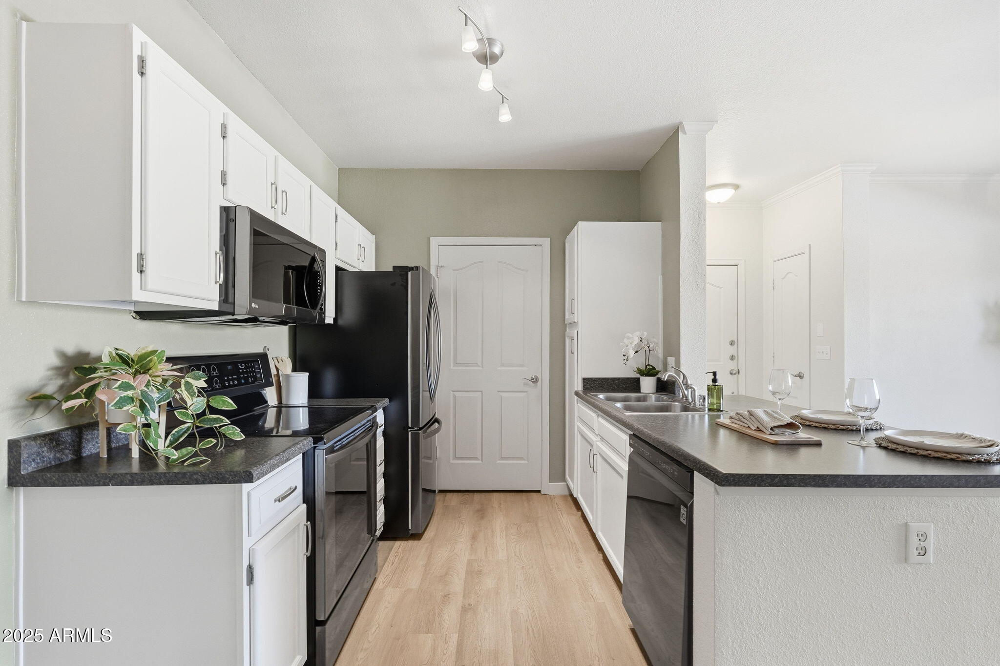 16013 S DESERT FOOTHILLS Parkway 2055