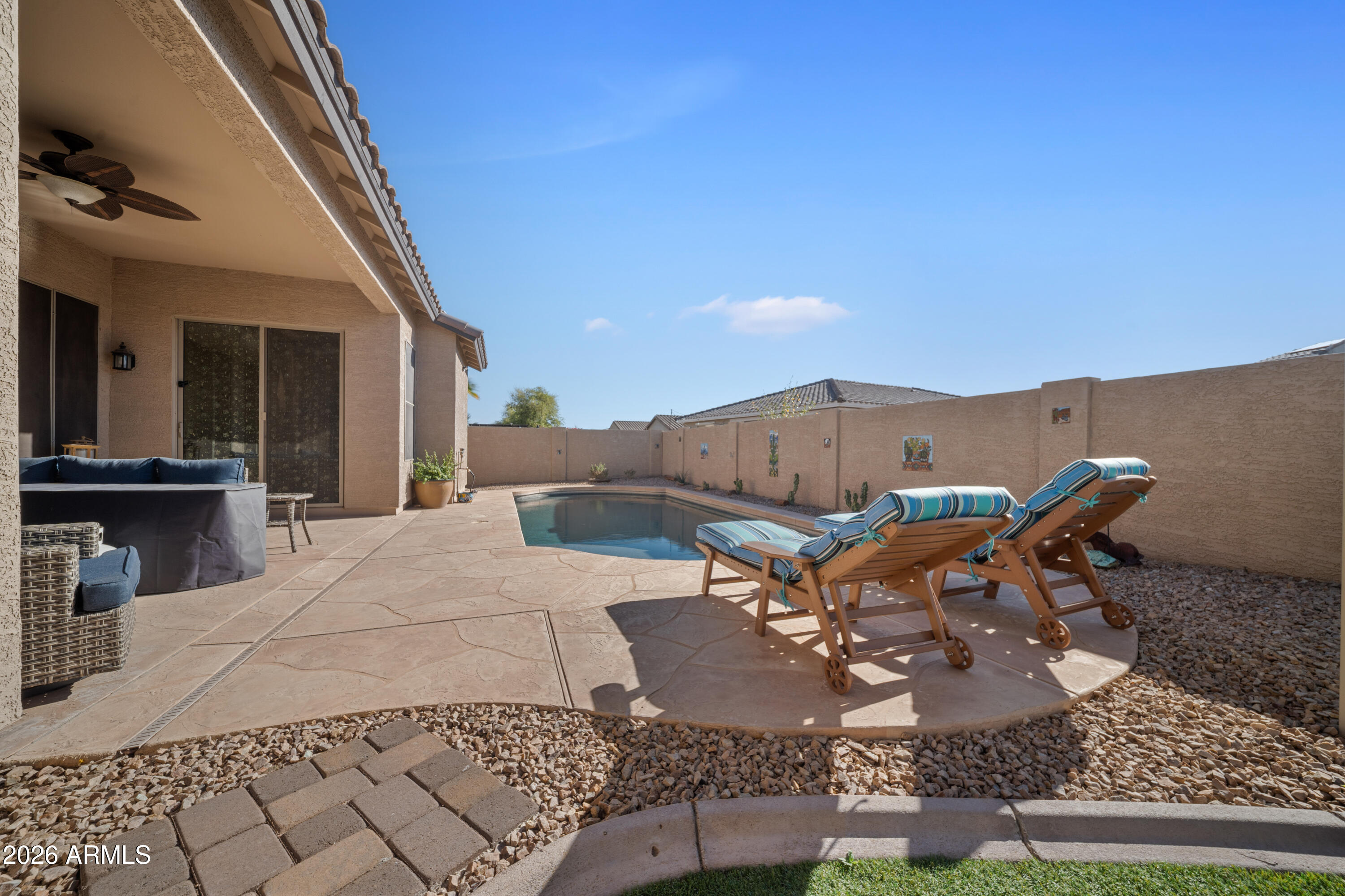 CROSSRIVER UNIT 8 - Residential