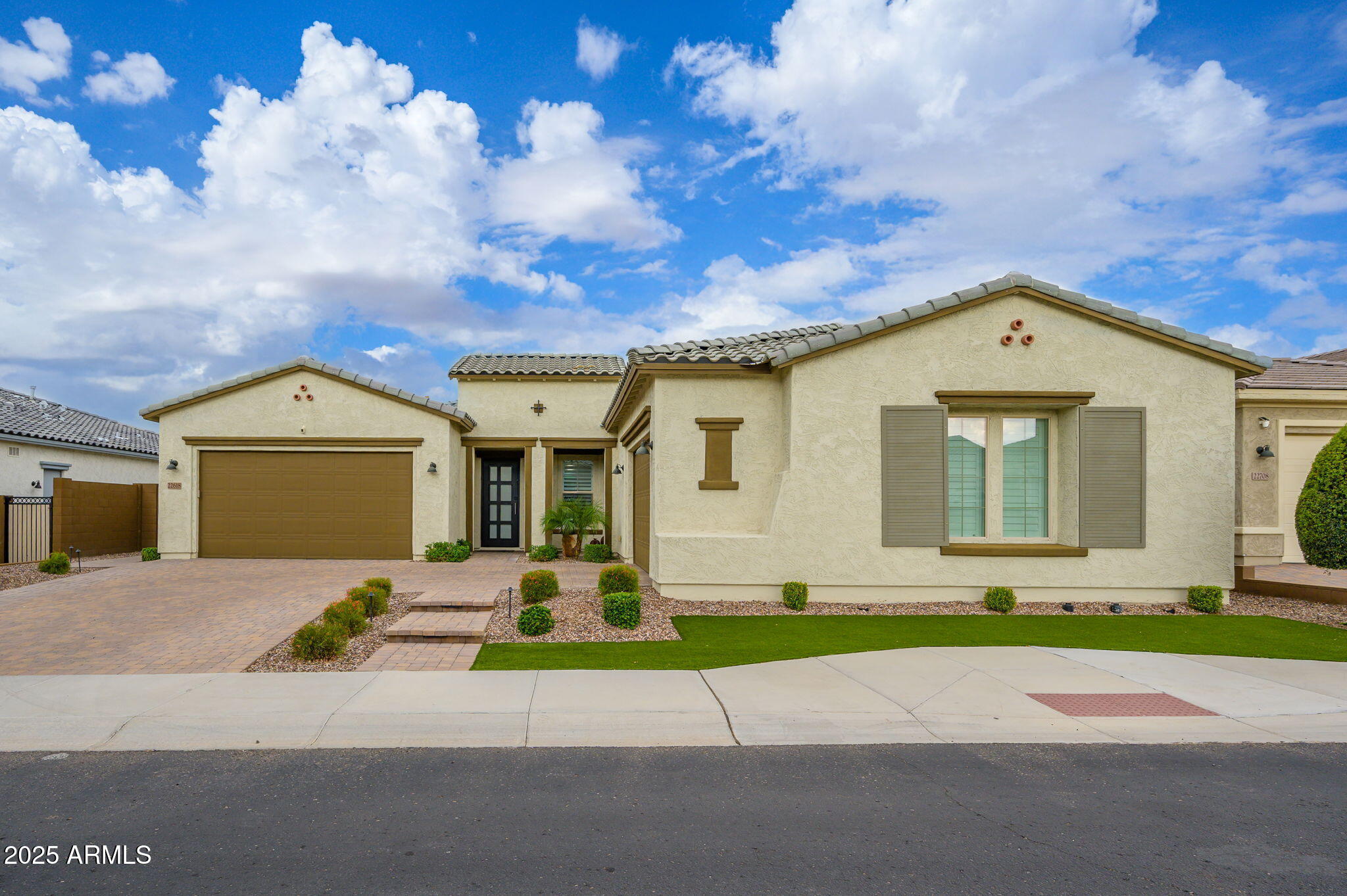 22618 N CAVE BUTTE Street