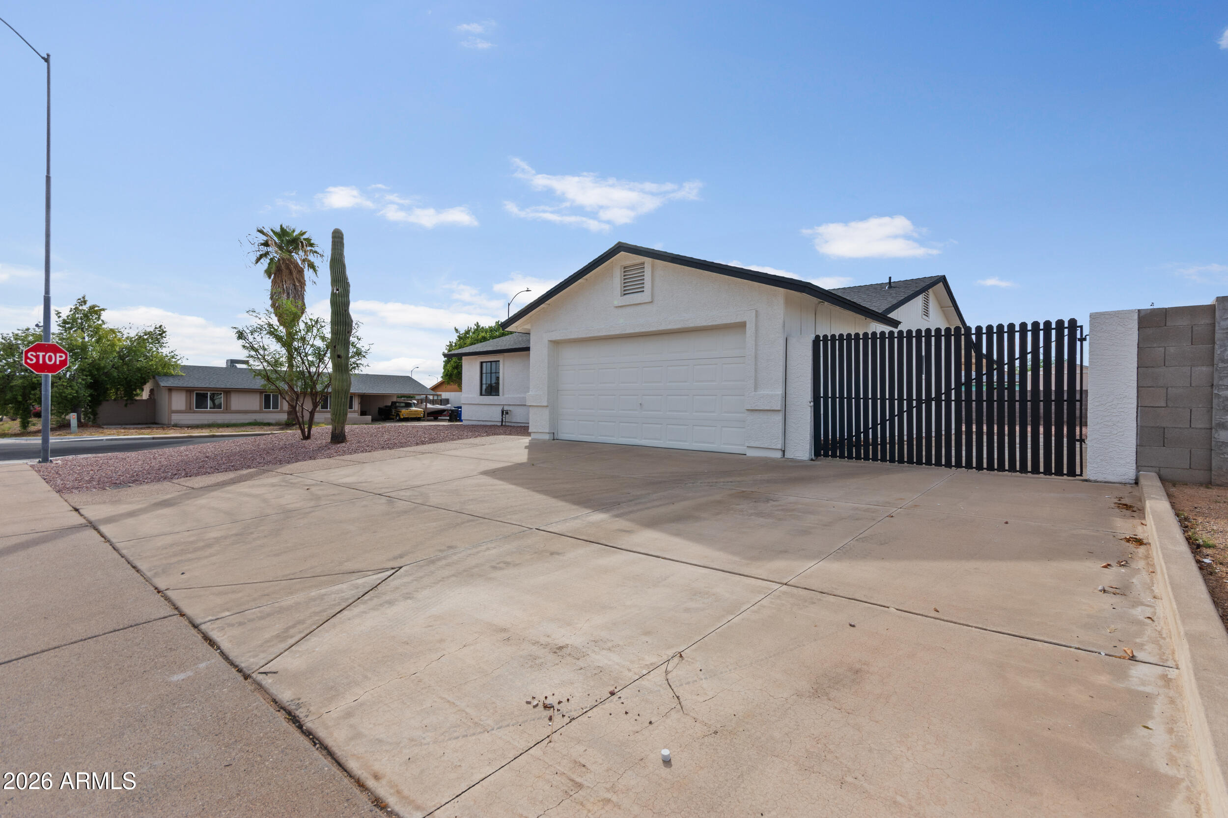7402 E HALIFAX Circle
