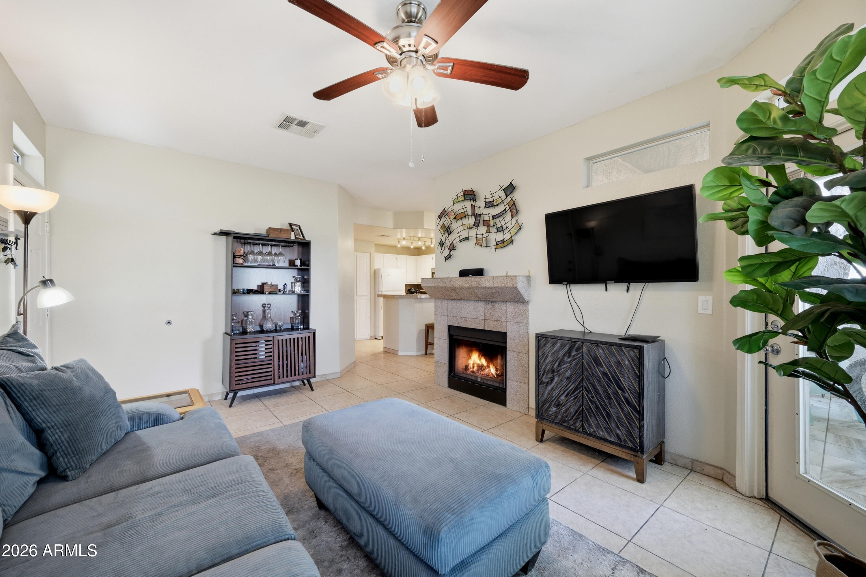 11375 E SAHUARO Drive 1086