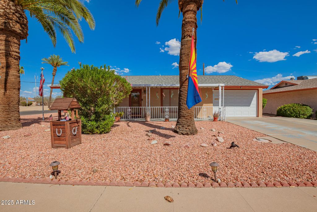 Photo of 12037 N Thunderbird Road, Sun City, AZ 85351 (MLS # 6919800)