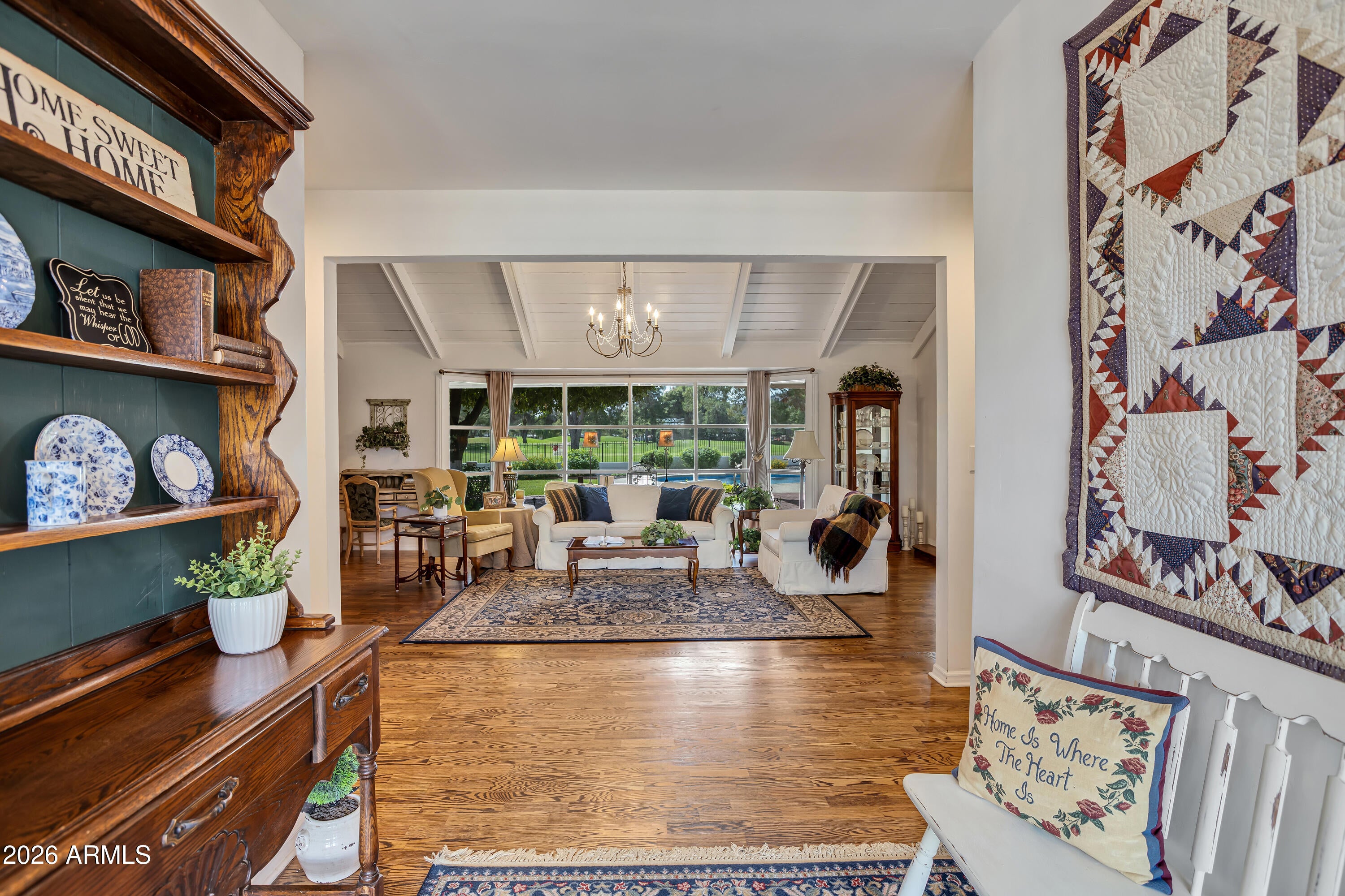 521 W WAKONDA Lane