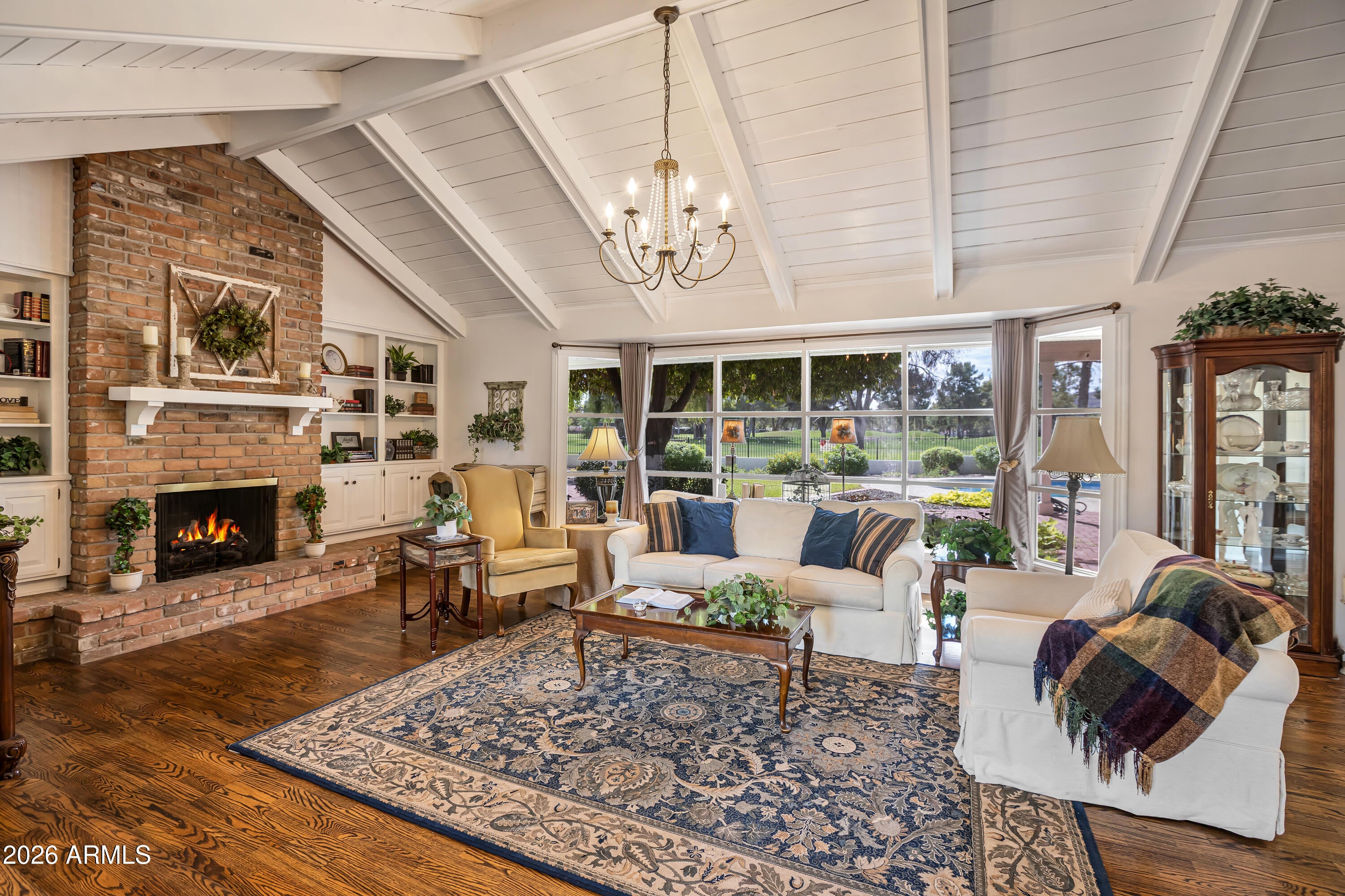 521 W WAKONDA Lane