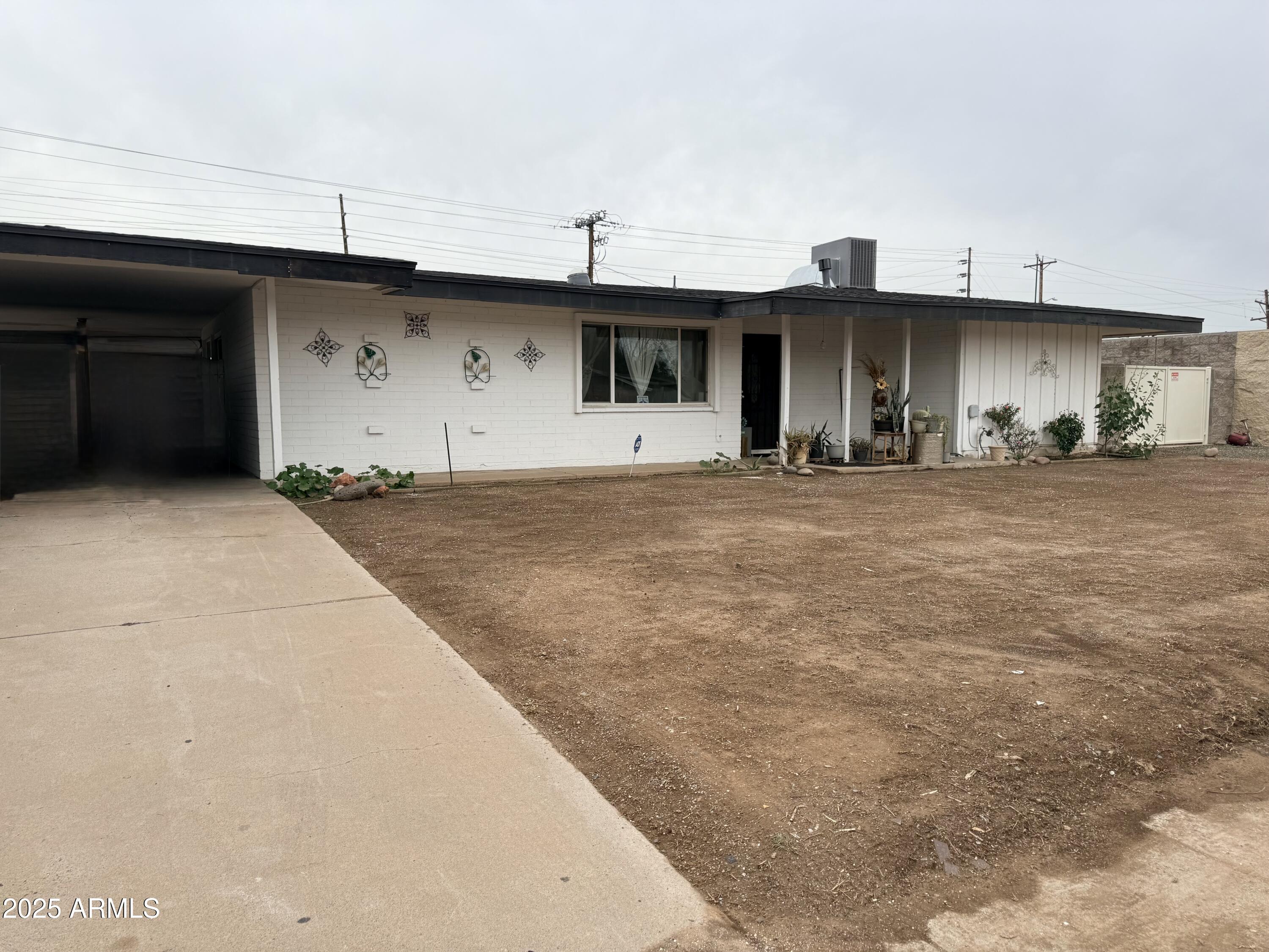 5821 W Clarendon Avenue