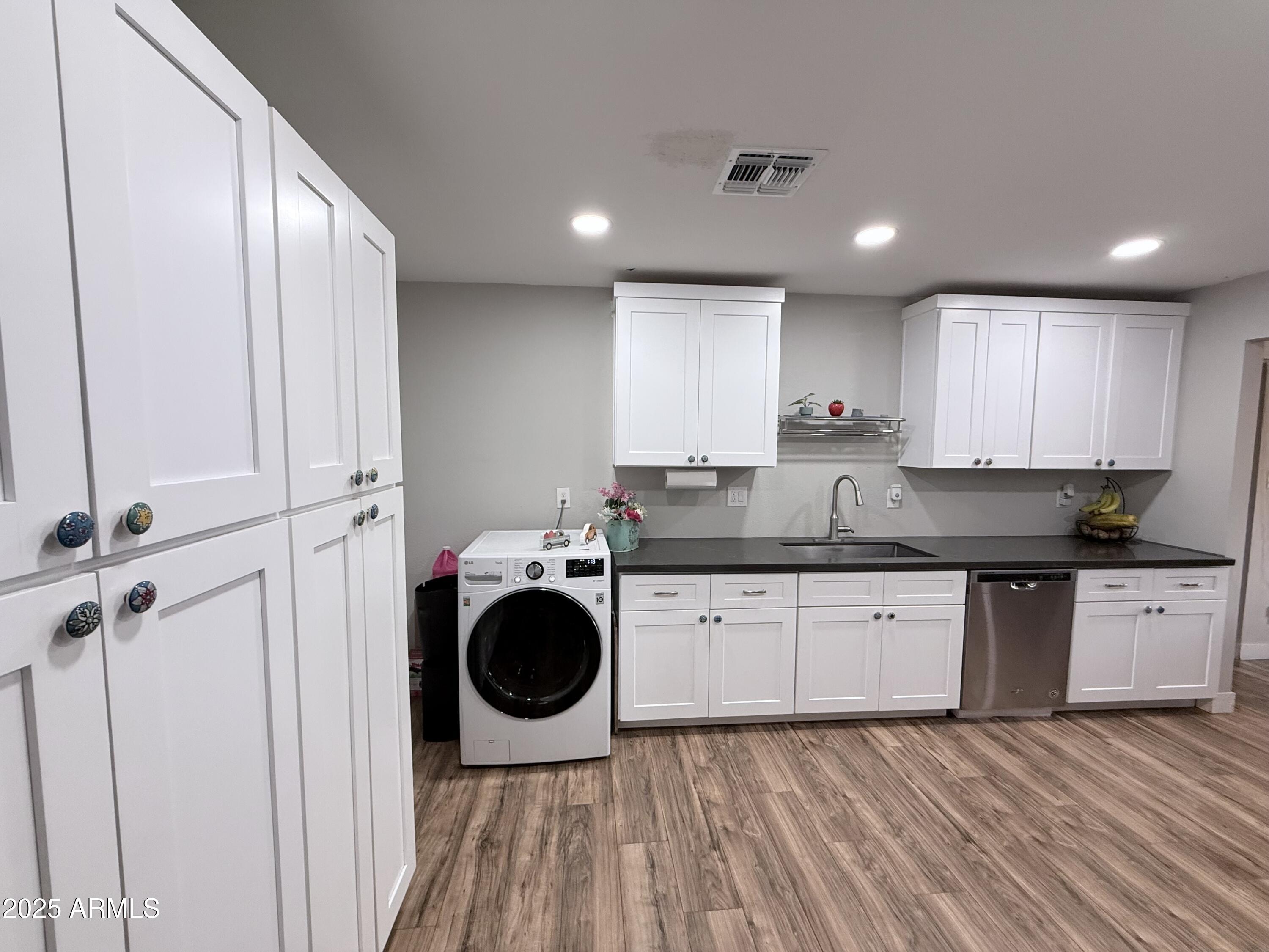 5821 W Clarendon Avenue