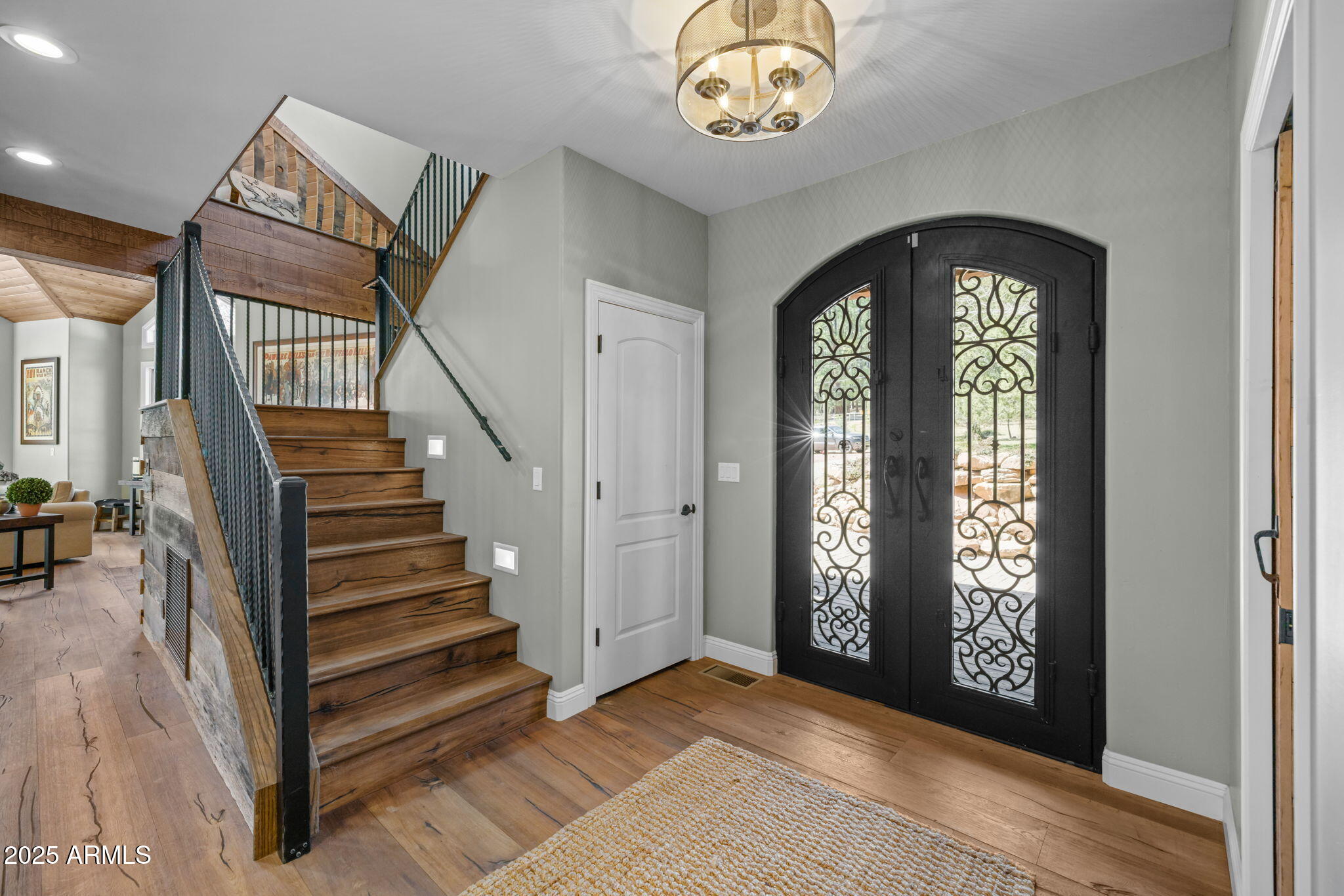 241 N ROPER Lane