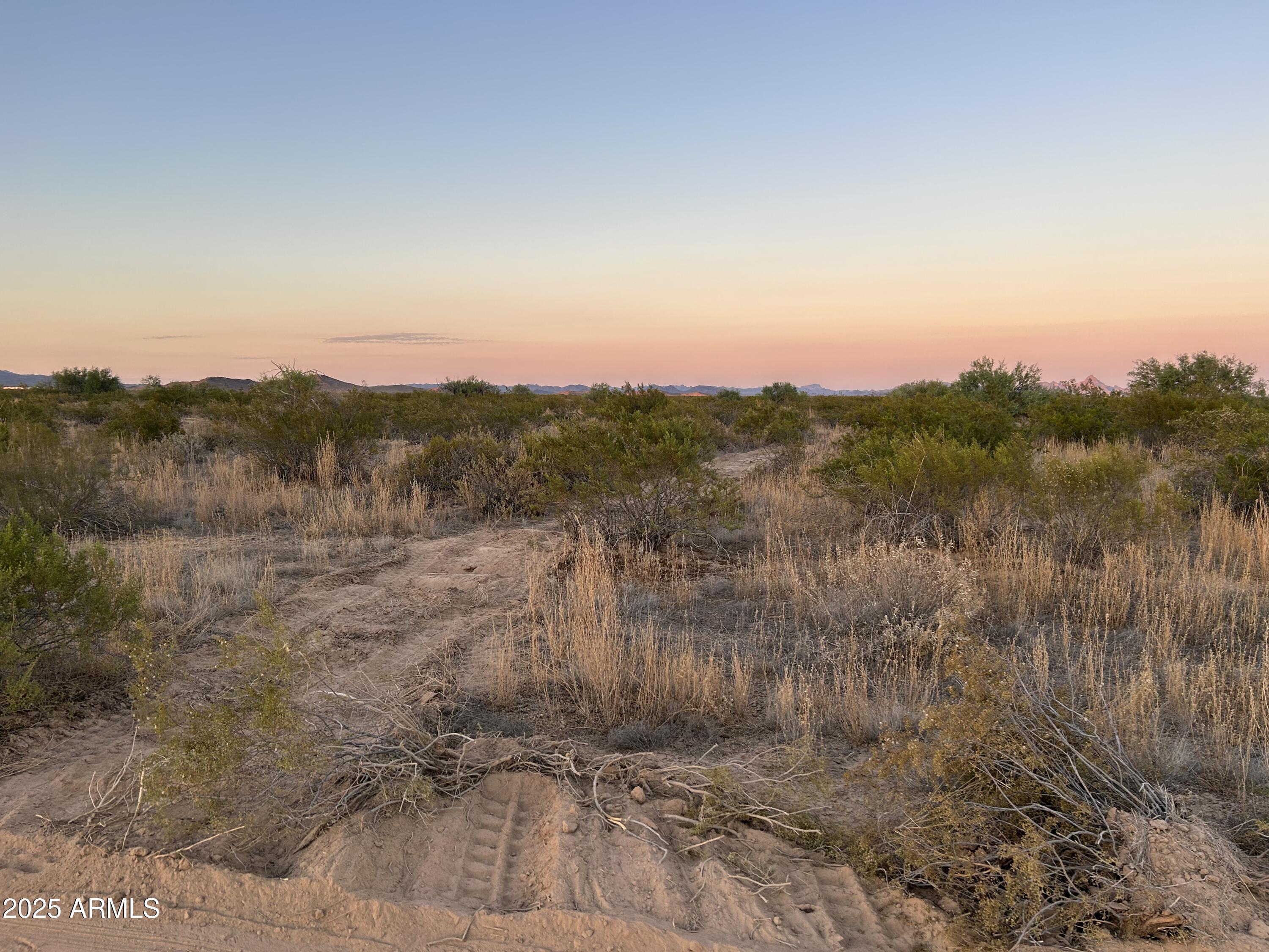 47568 Avenue 71 -- E -