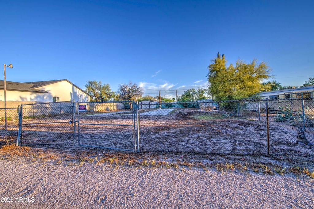 Photo of 951 N Warner Drive #NA, Apache Junction, AZ 85120 (MLS # 6996543)