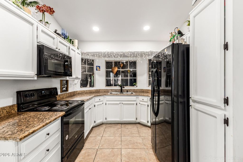 Photo of 6530 W North Lane, Glendale, AZ 85302 (MLS # 6994357)