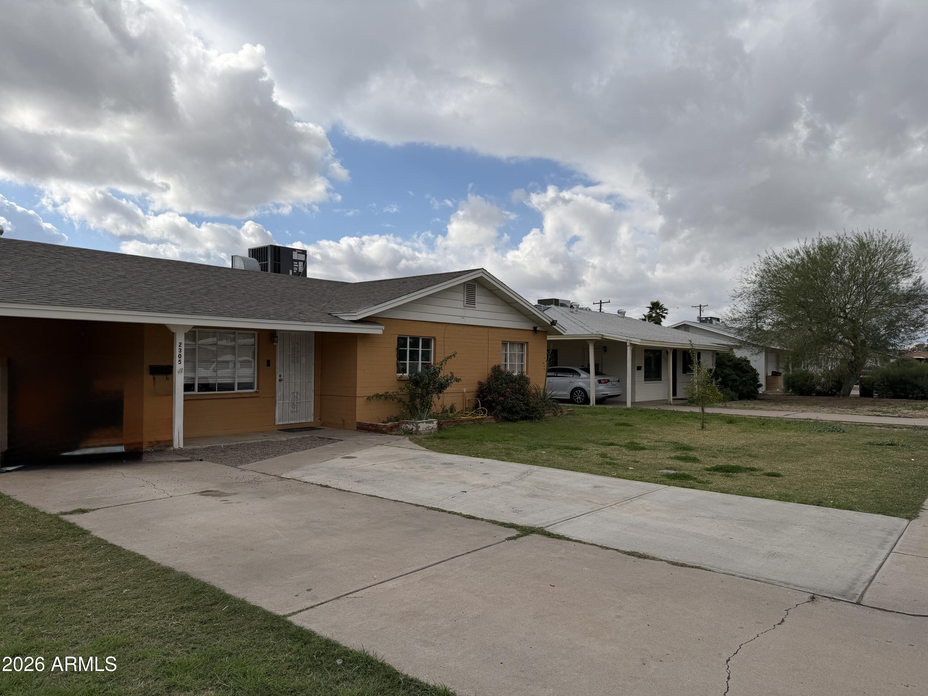 2305 W MARYLAND Avenue