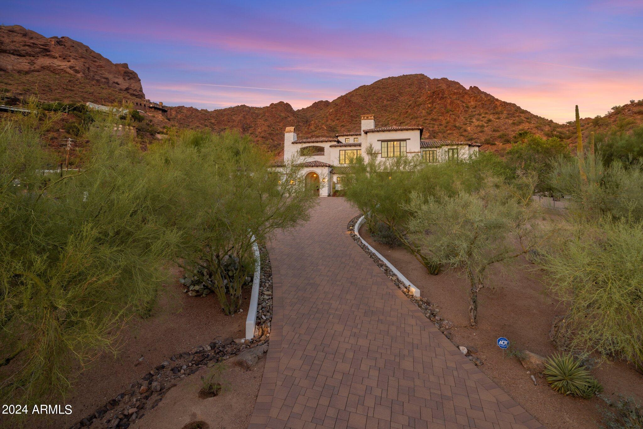5201 N Saddle Rock Drive