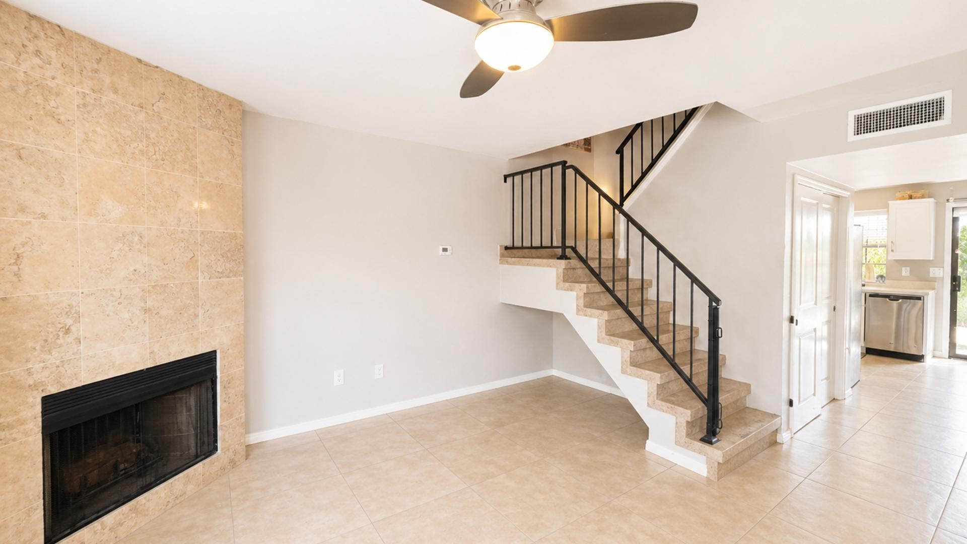 5704 E Aire Libre Avenue Unit 1043