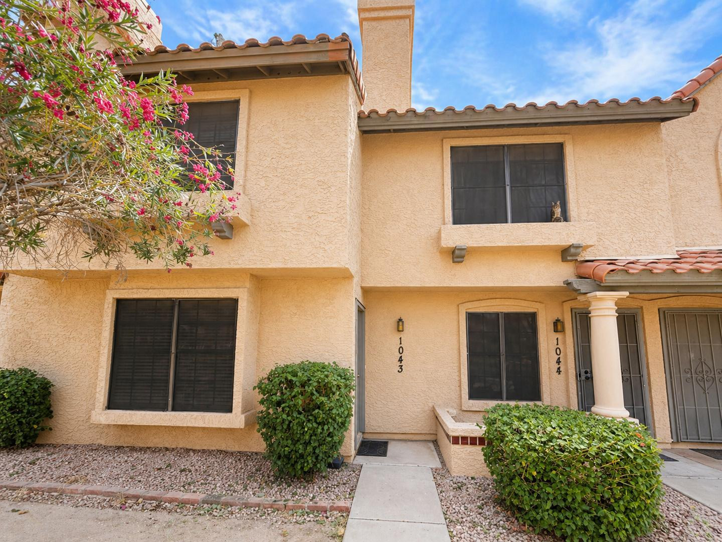 5704 E Aire Libre Avenue Unit 1043