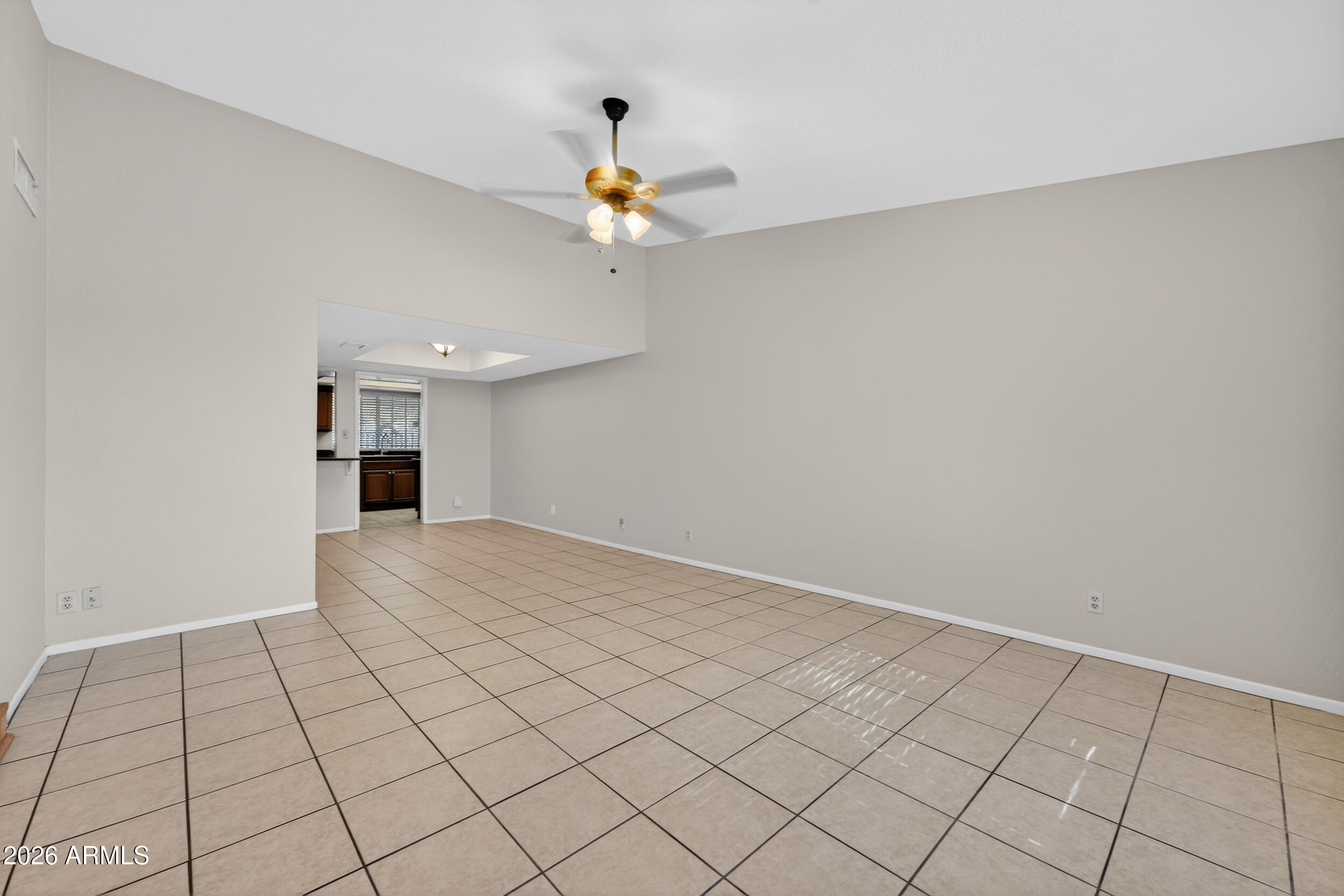 4418 W DESERT HILLS Drive