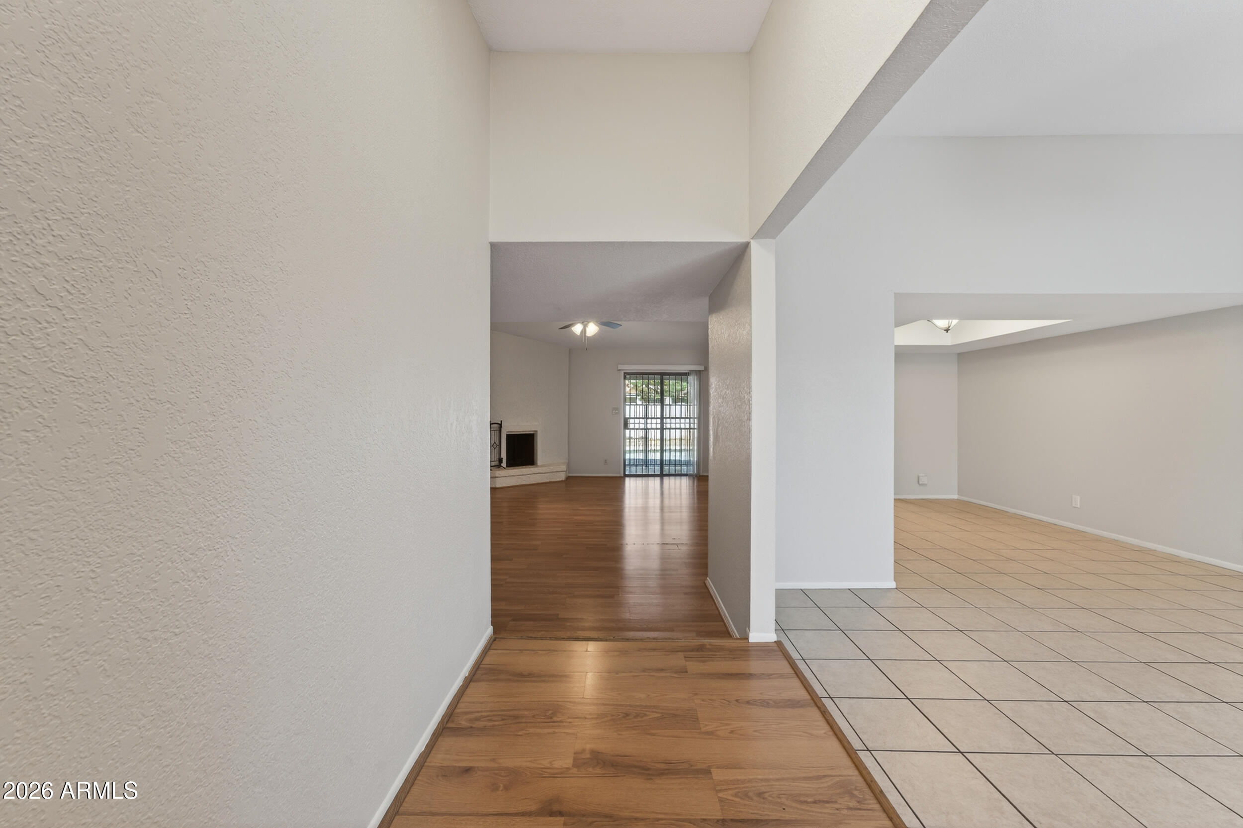 4418 W DESERT HILLS Drive