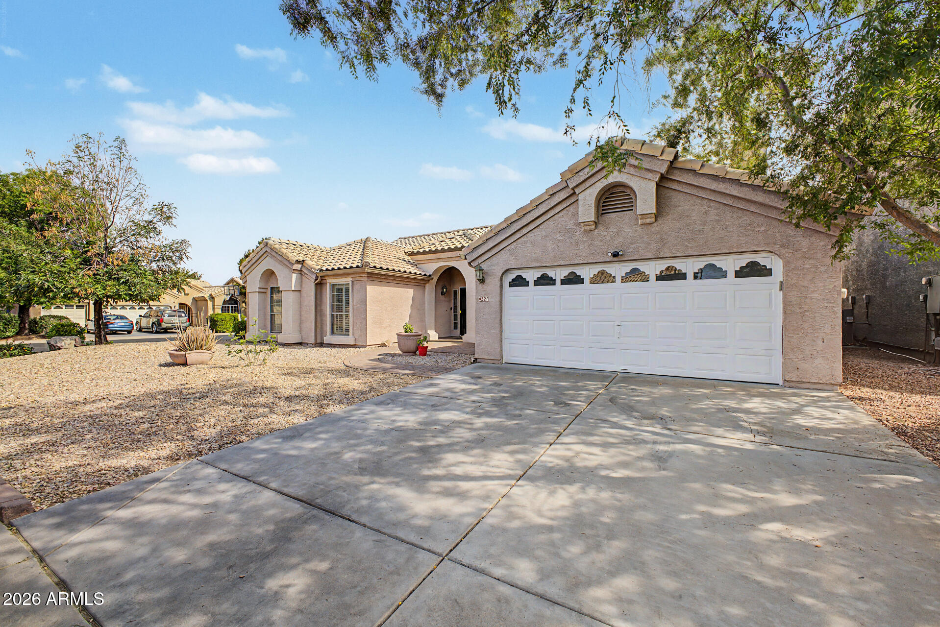 4321 W VILLA LINDA Drive