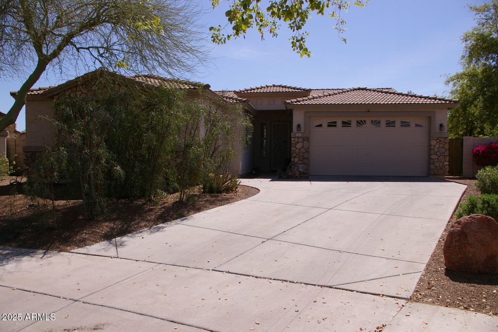 listing image 0