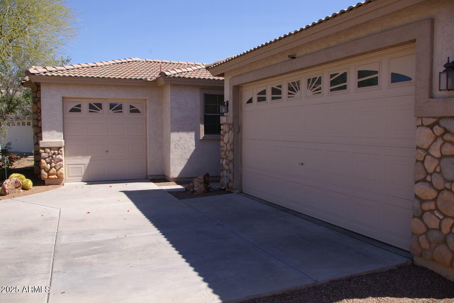 2123 W MALDONADO Road