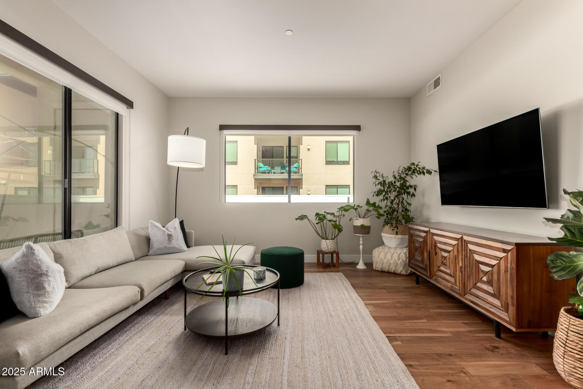 7300 E EARLL Drive 2001